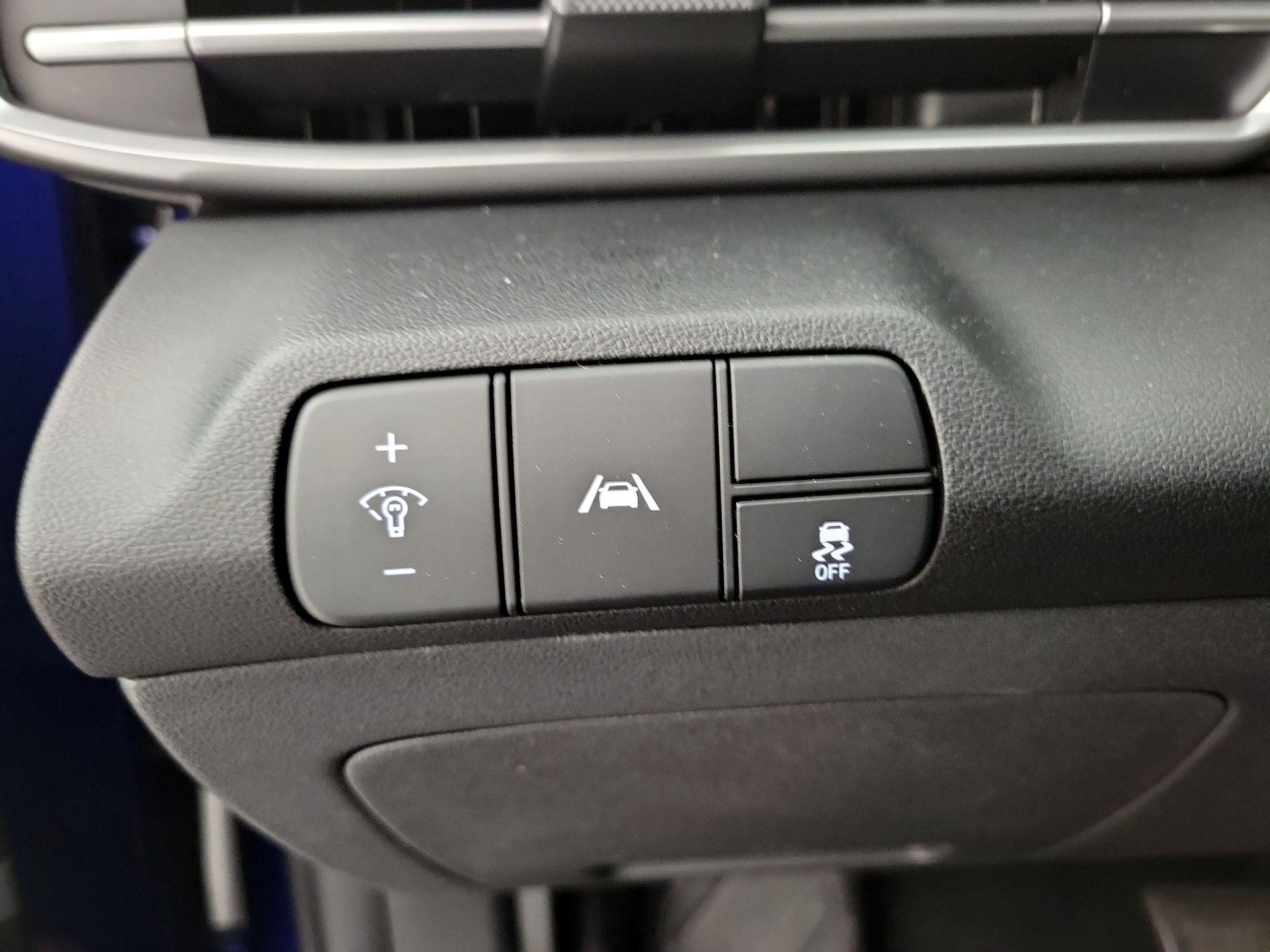 Thumbnail: 2023 Hyundai Elantra - 13