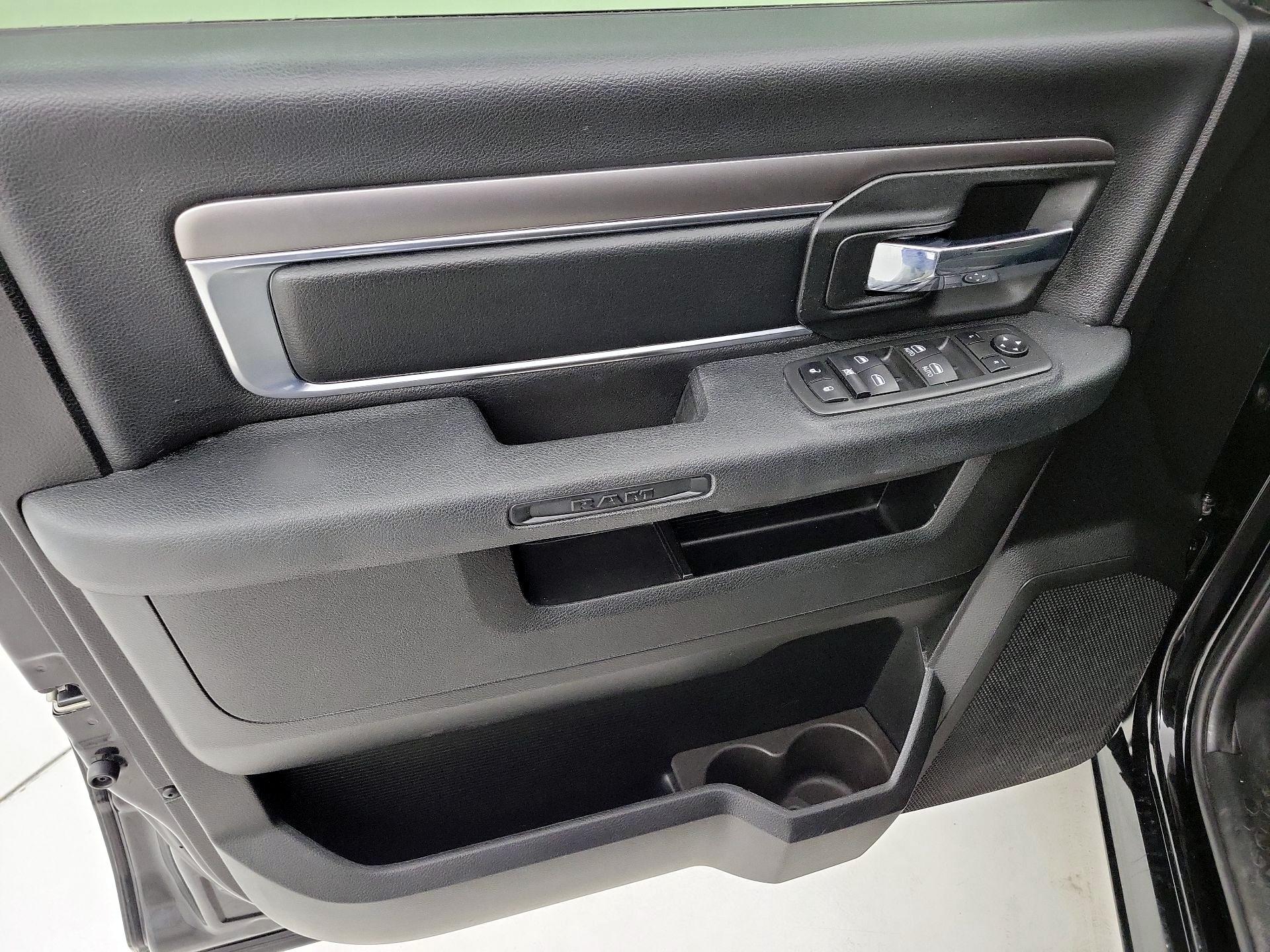 Thumbnail: 2021 RAM 1500 Classic - 12