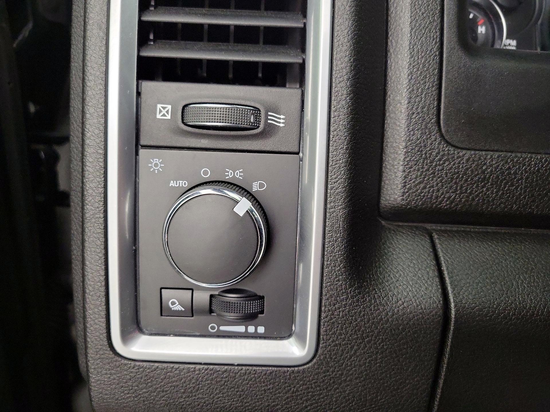 Thumbnail: 2021 RAM 1500 Classic - 13