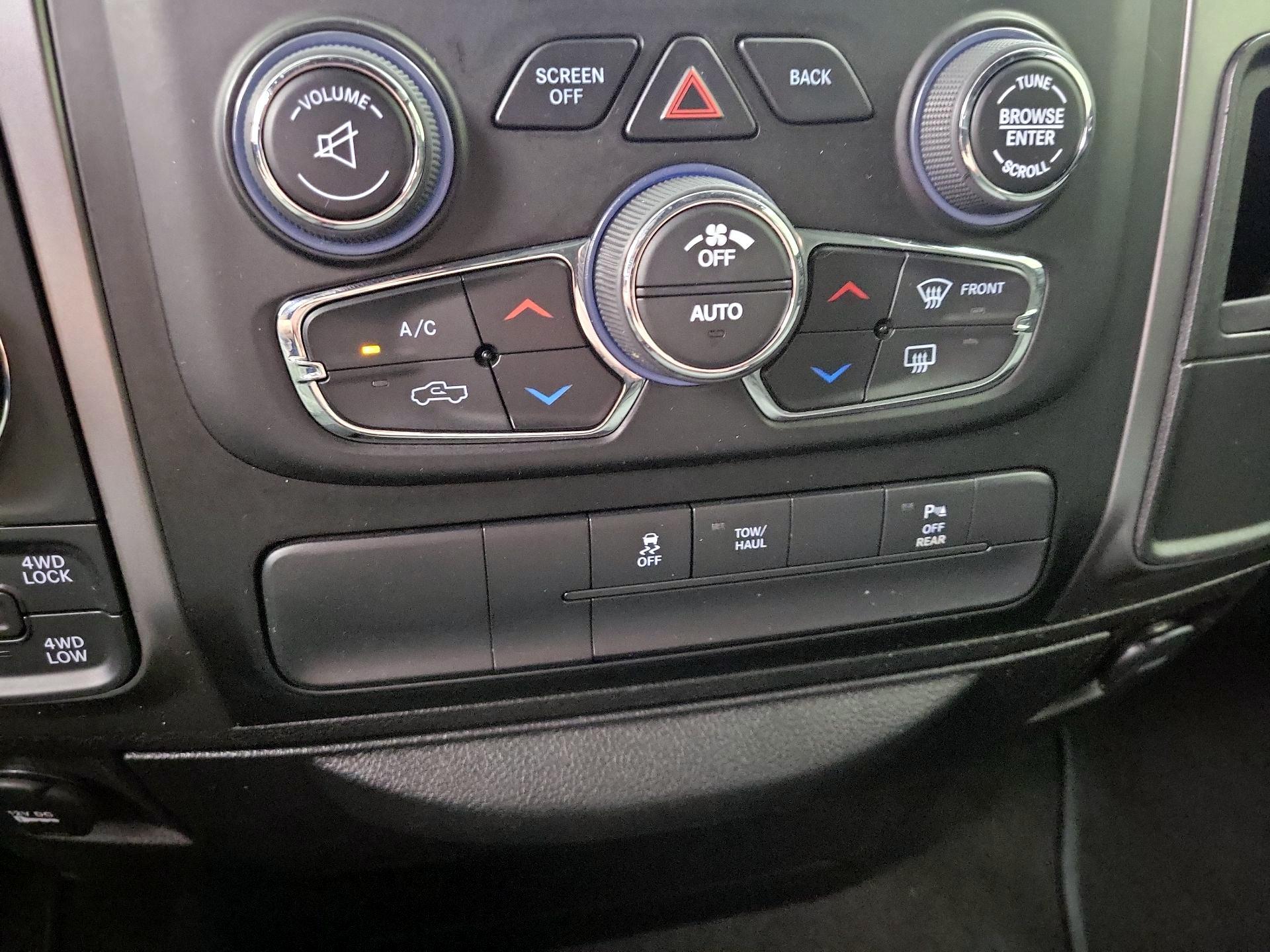 Thumbnail: 2021 RAM 1500 Classic - 16