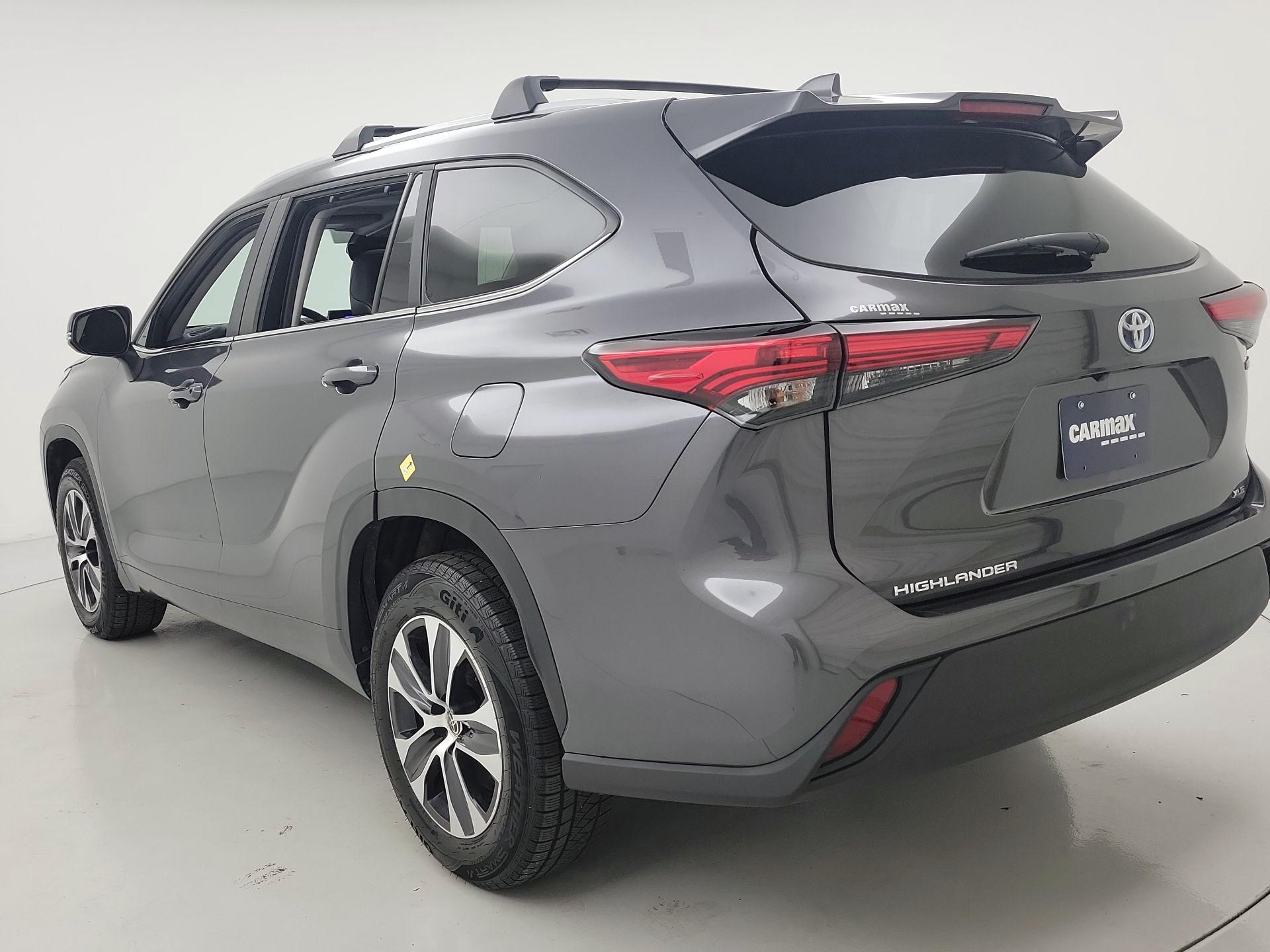 Thumbnail: 2023 Toyota Highlander - 7