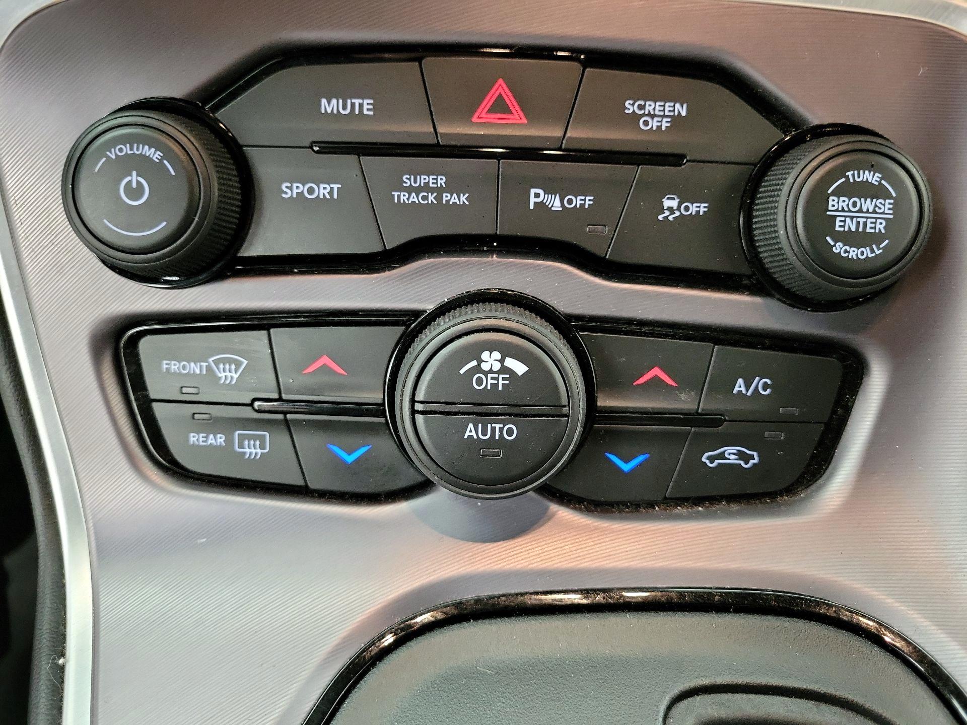 Thumbnail: 2022 Dodge Challenger - 17