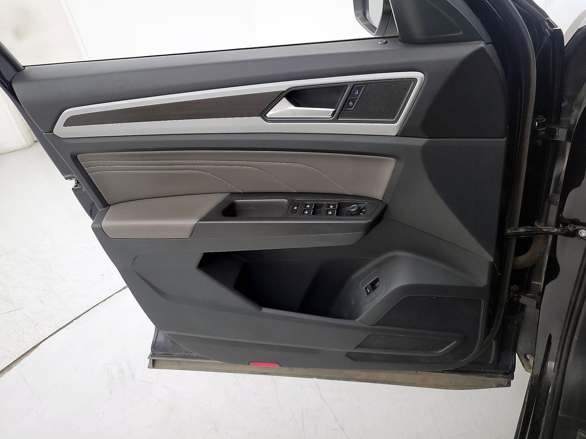 Thumbnail: 2023 Volkswagen Atlas - 12