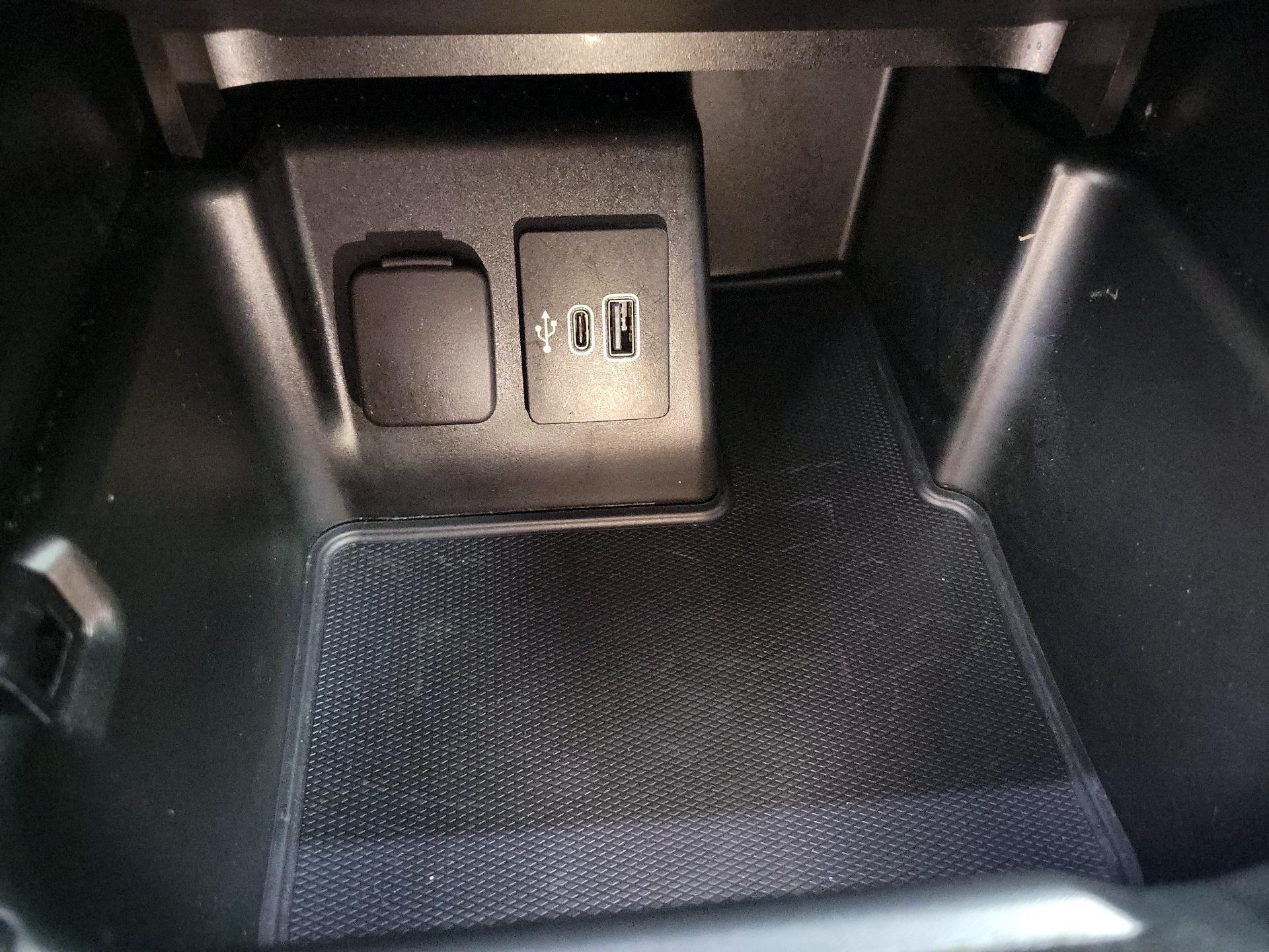 Thumbnail: 2025 Ford Explorer - 18