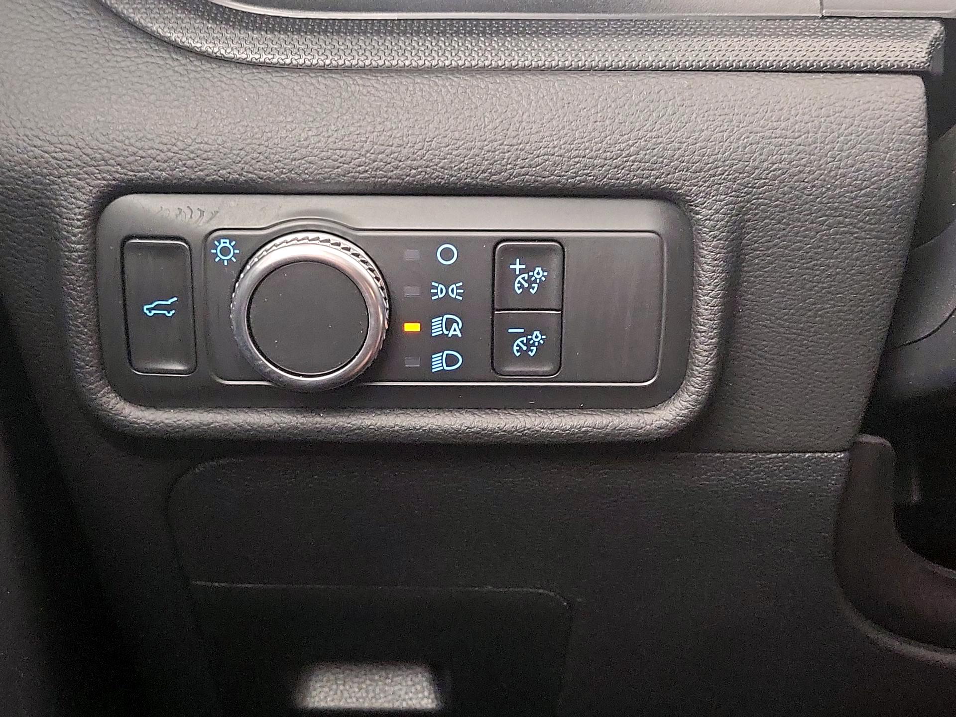 Thumbnail: 2021 Ford Explorer - 13