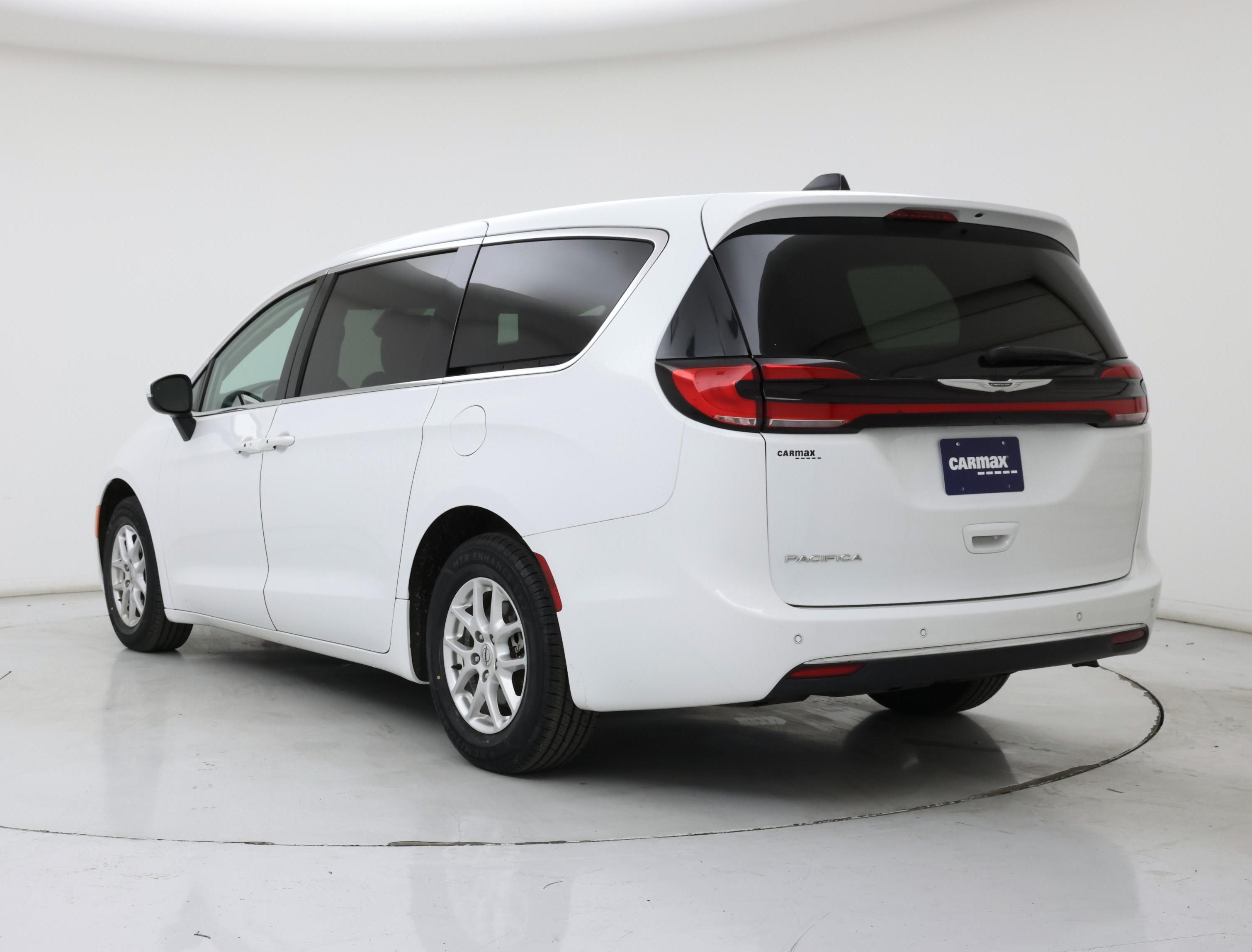 Thumbnail: 2023 Chrysler Pacifica - 2