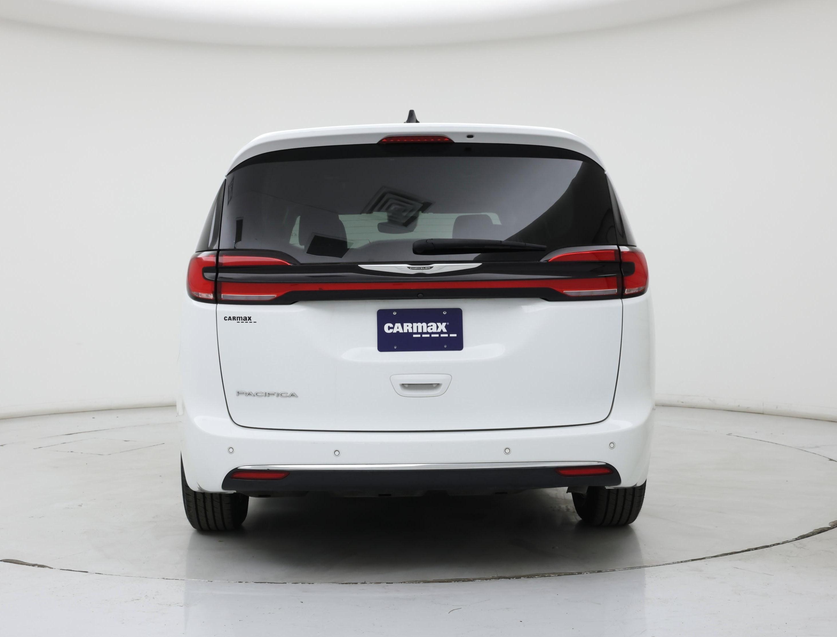 Thumbnail: 2023 Chrysler Pacifica - 6