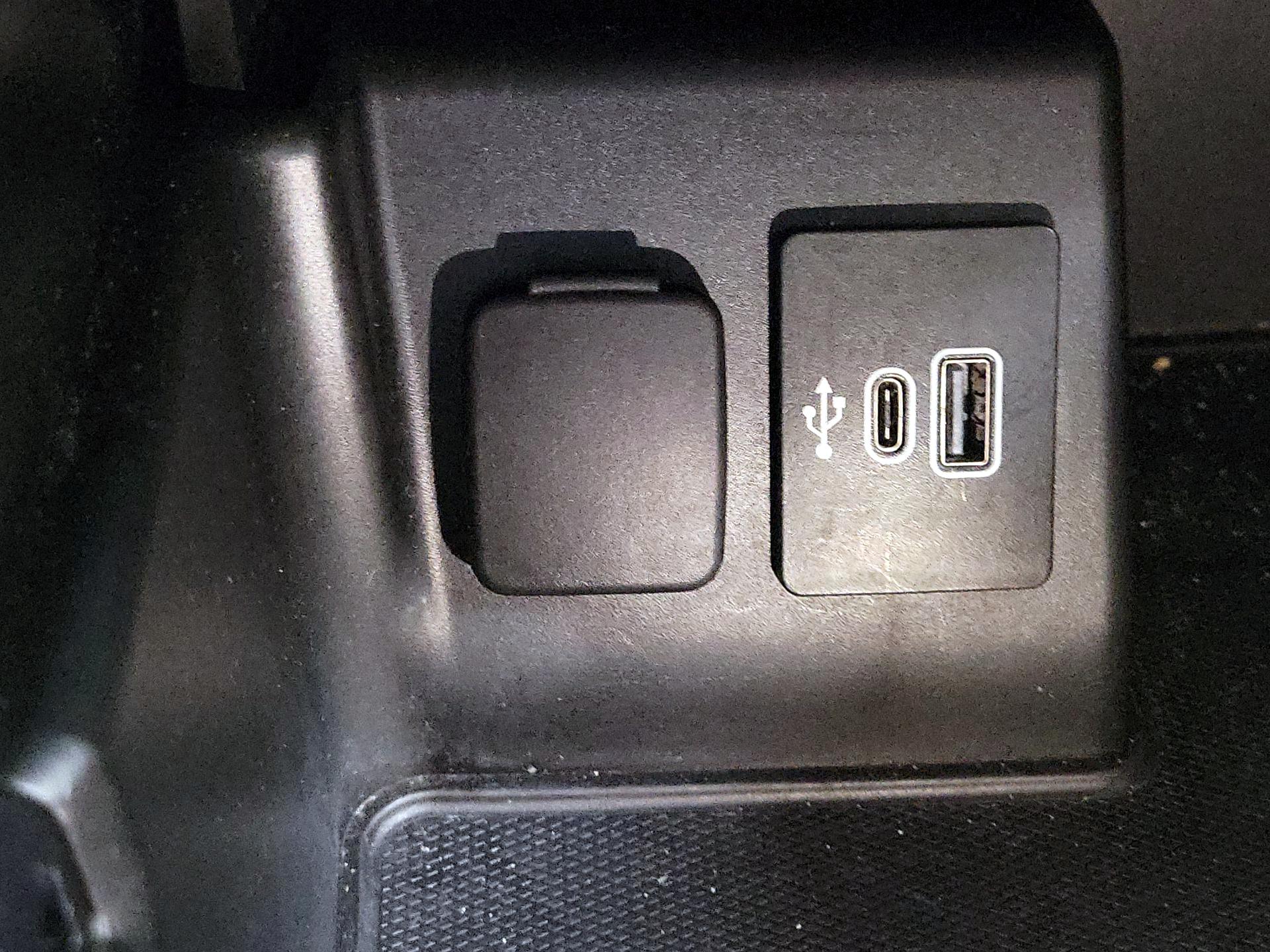 Thumbnail: 2025 Ford Explorer - 19