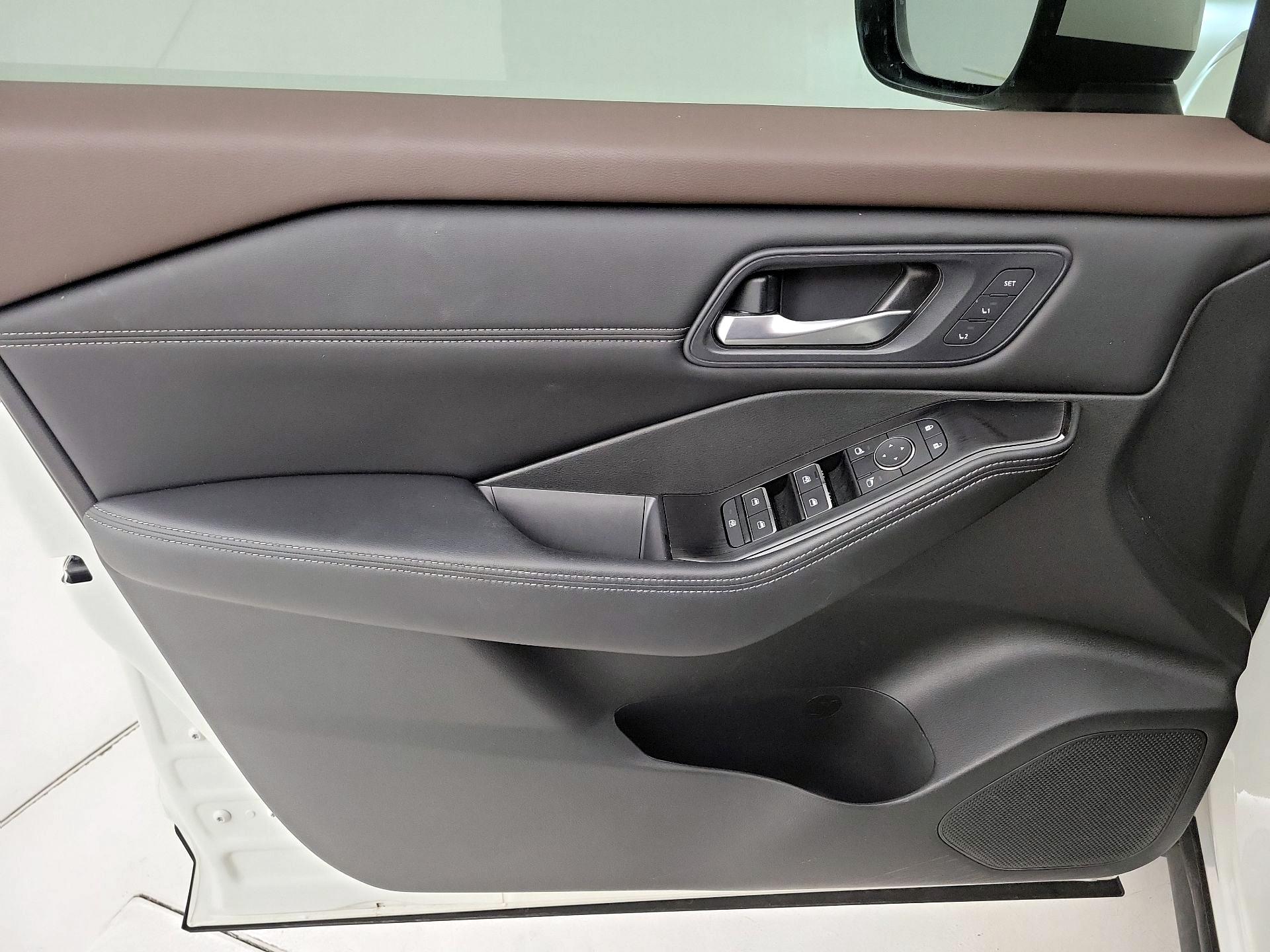 Thumbnail: 2023 Nissan Rogue - 12