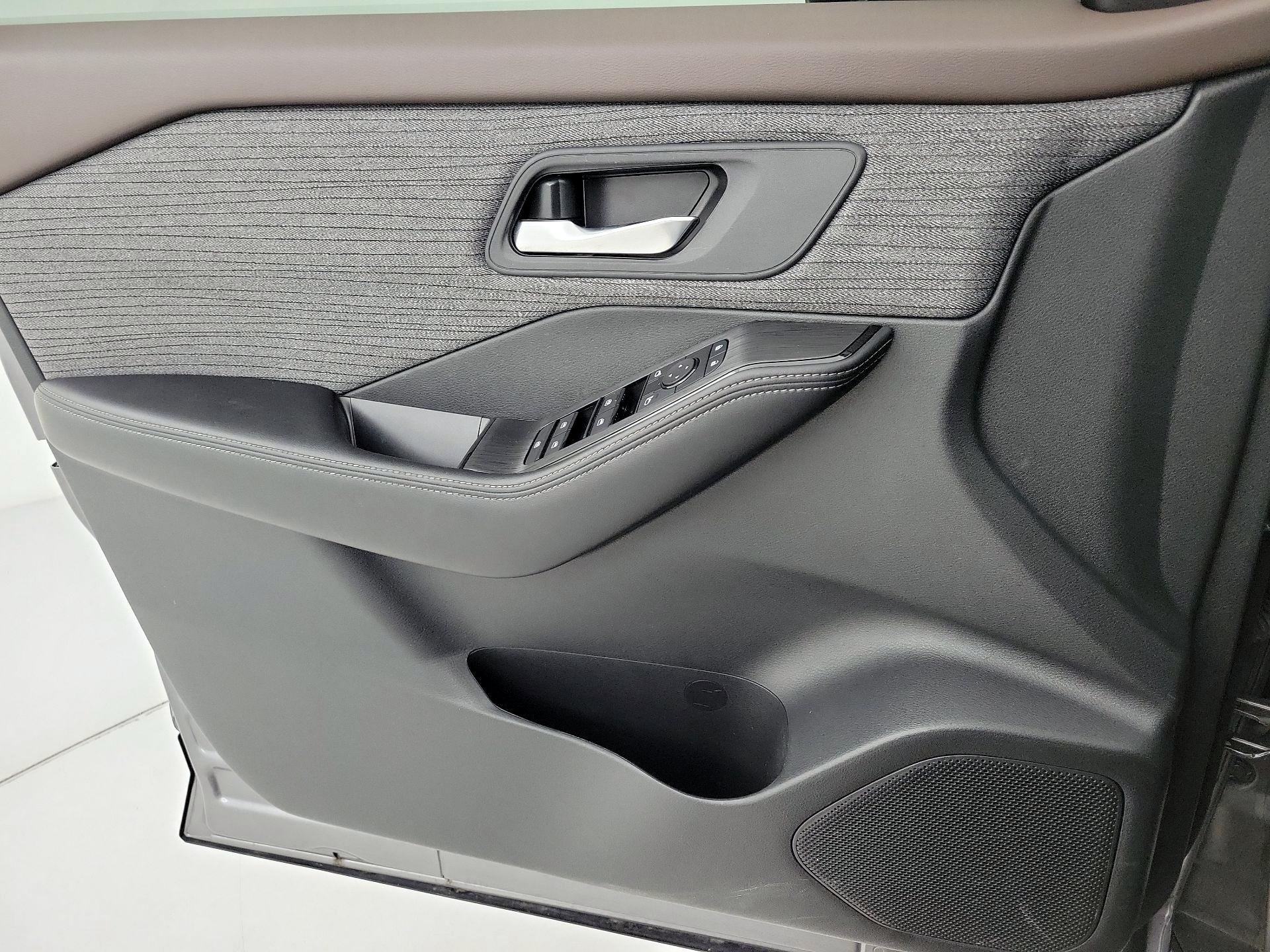 Thumbnail: 2023 Nissan Rogue - 12