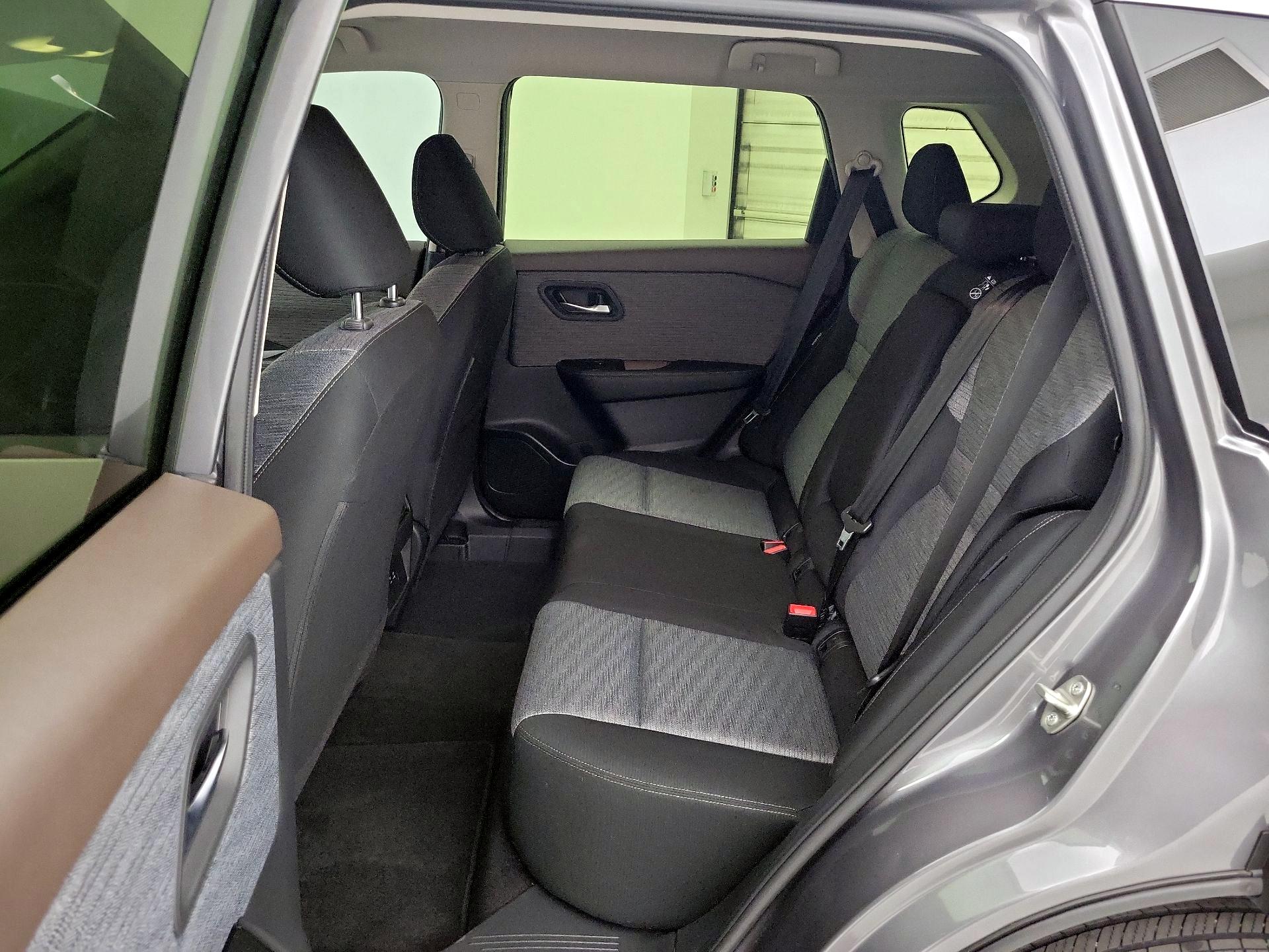 Thumbnail: 2023 Nissan Rogue - 19