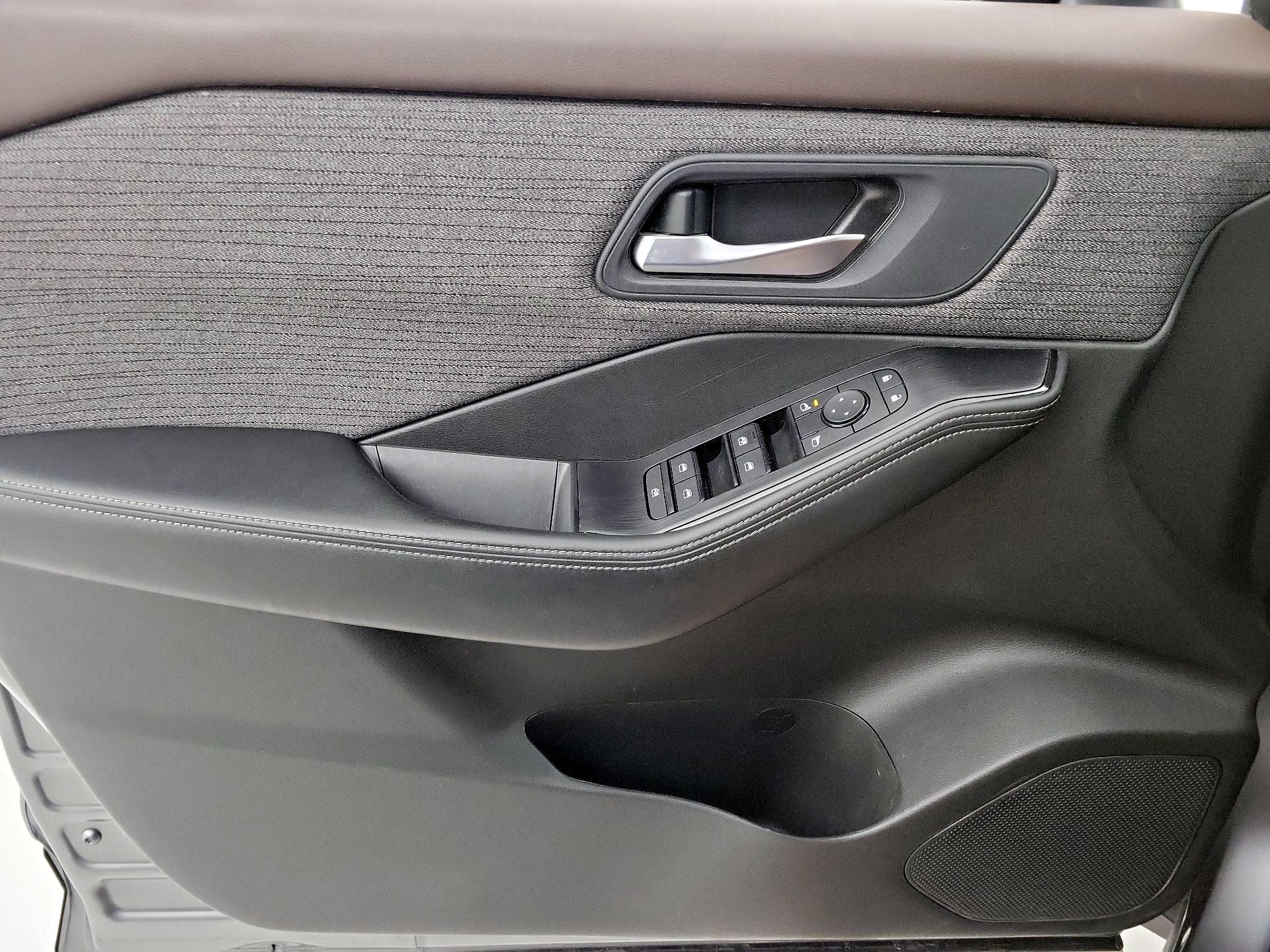 Thumbnail: 2023 Nissan Rogue - 12