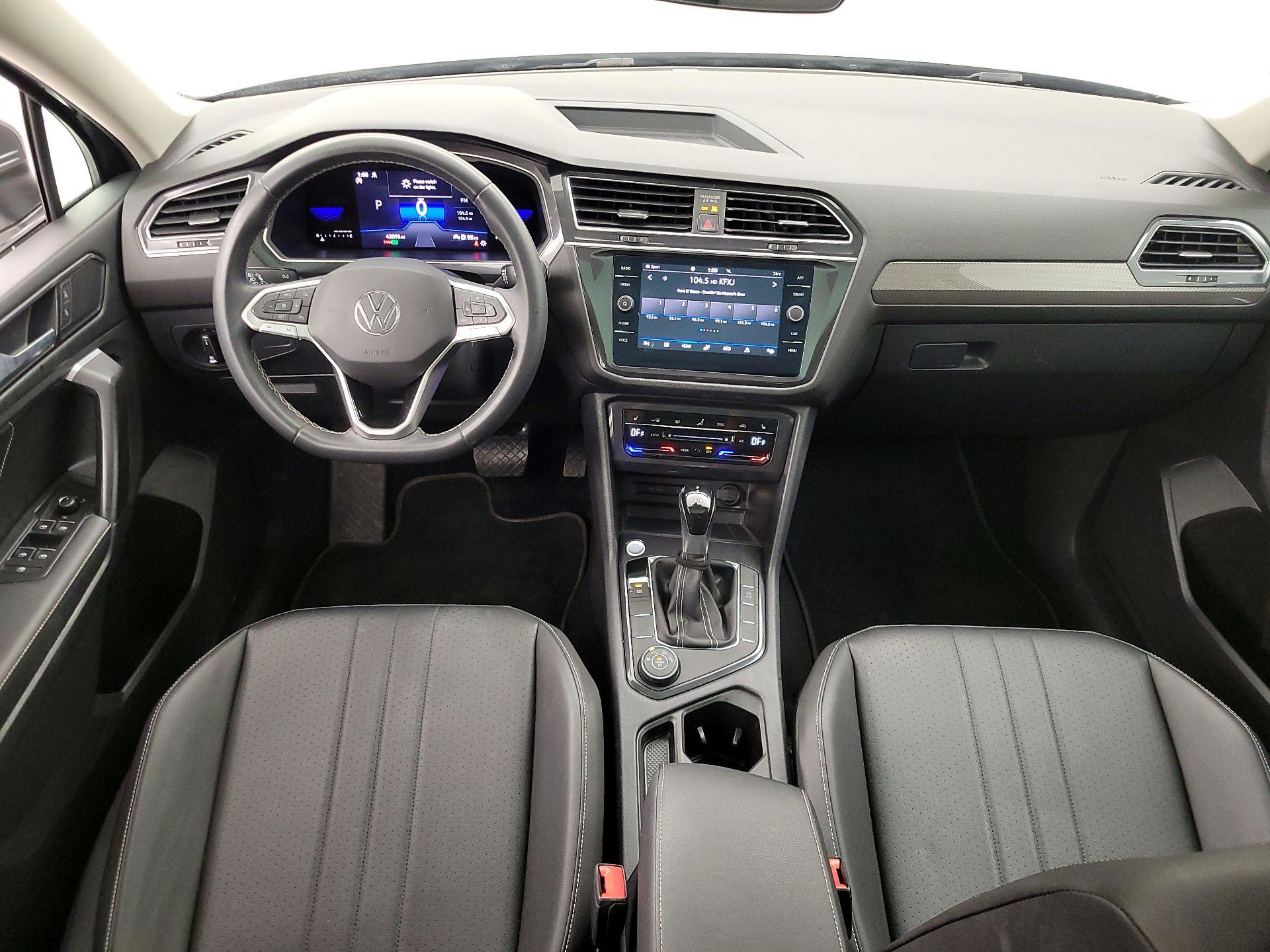 Thumbnail: 2023 Volkswagen Tiguan - 9