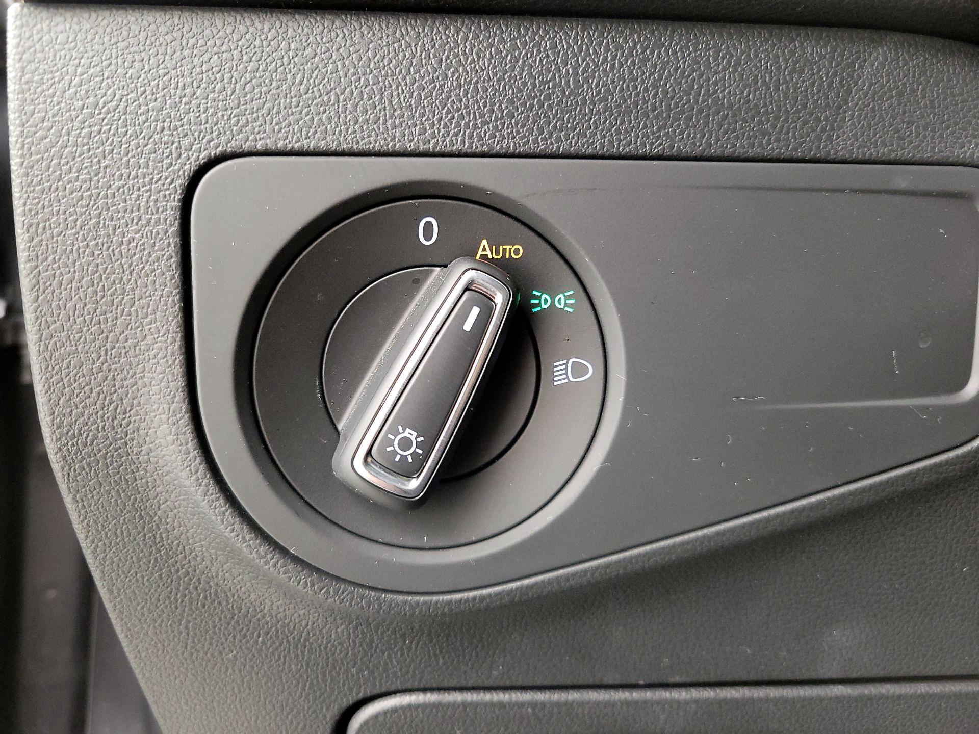 Thumbnail: 2023 Volkswagen Tiguan - 13