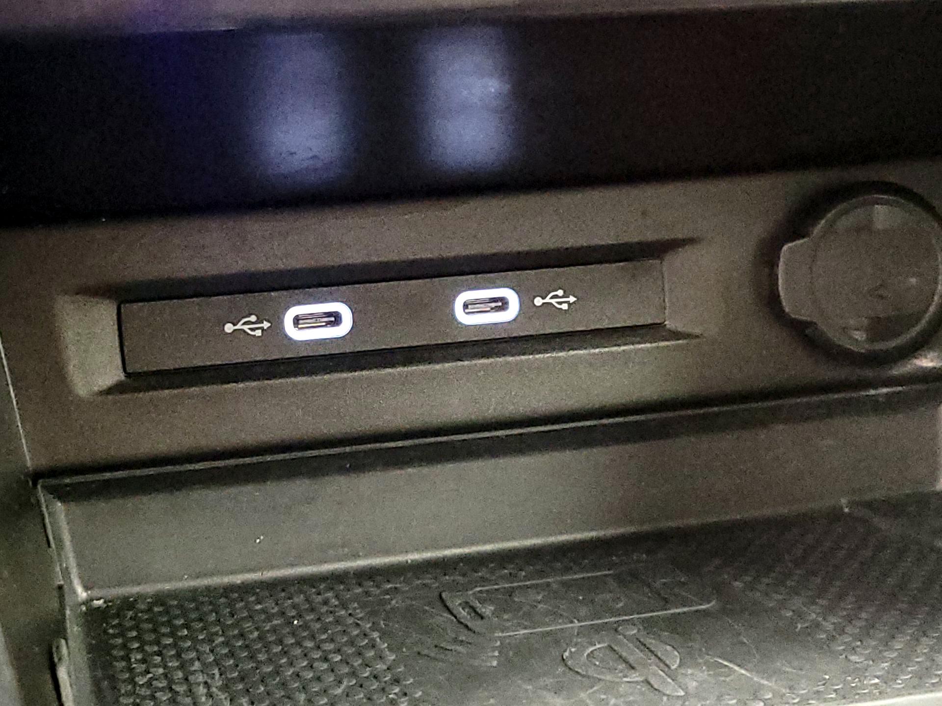 Thumbnail: 2023 Volkswagen Tiguan - 18