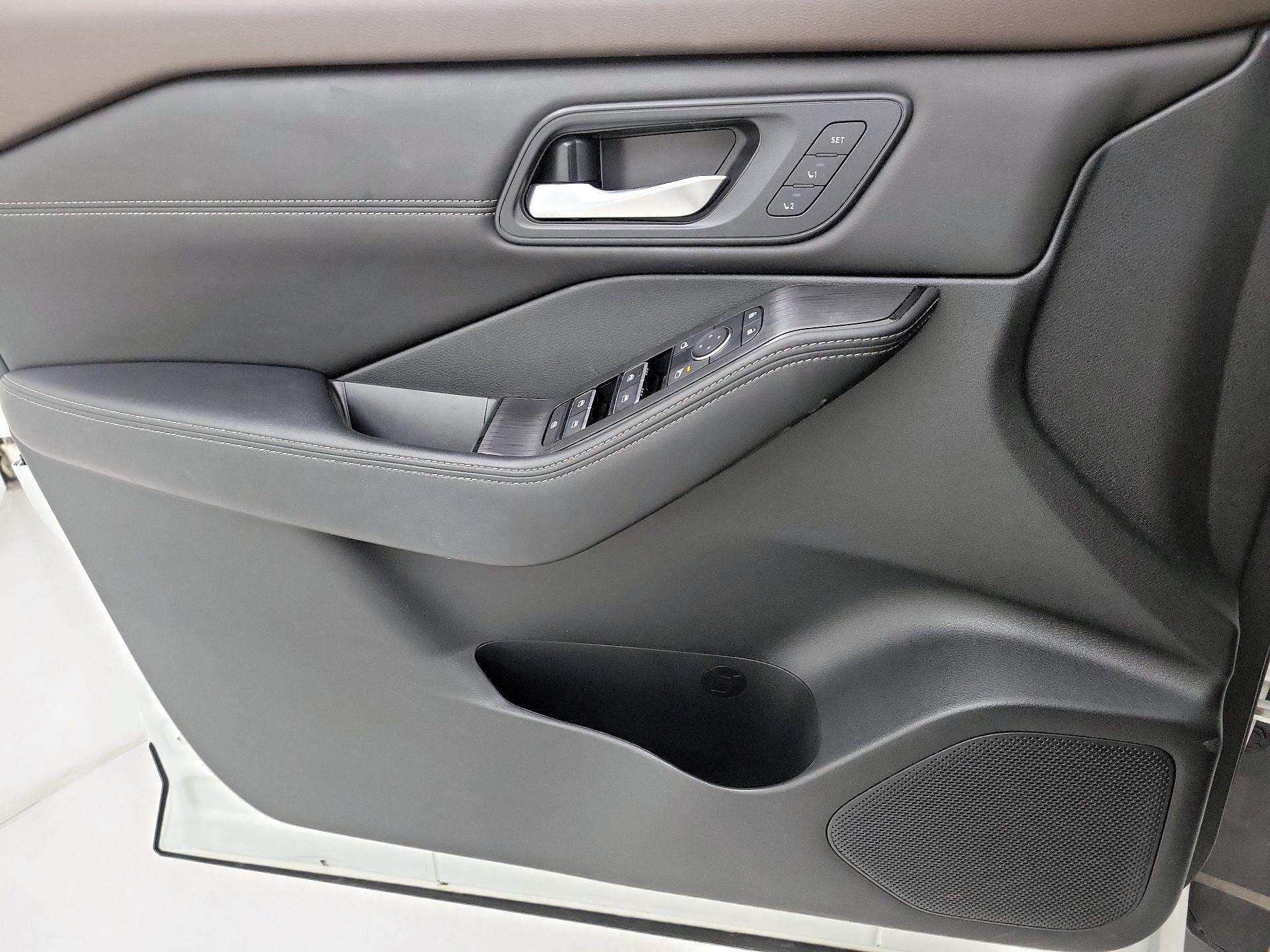 Thumbnail: 2023 Nissan Rogue - 12