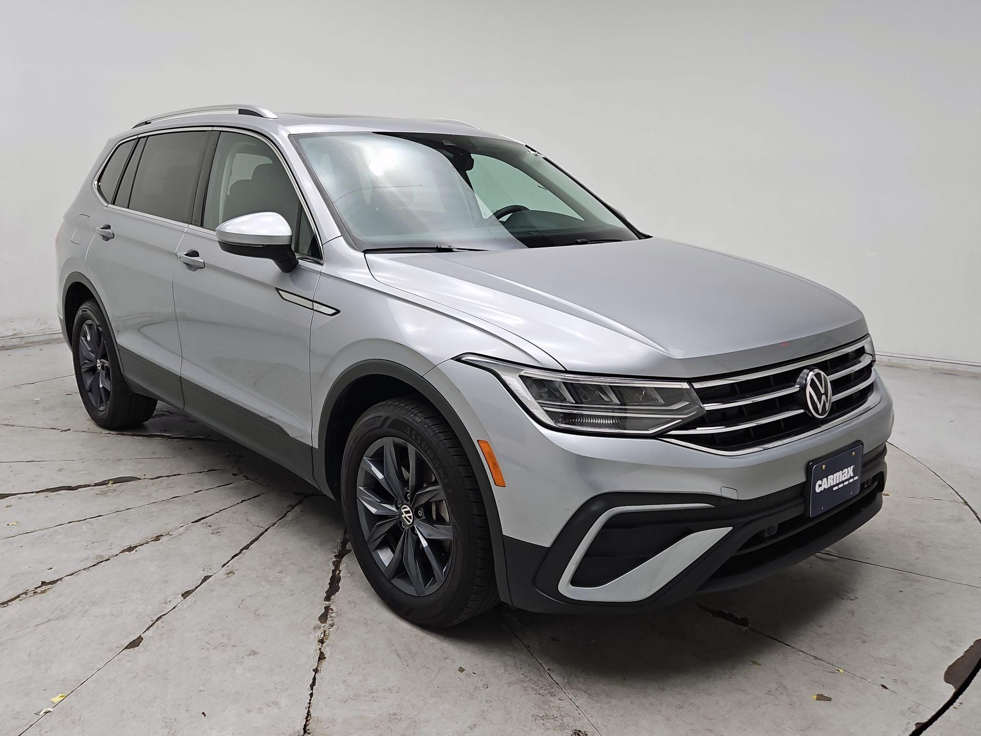 Thumbnail: 2023 Volkswagen Tiguan - 1