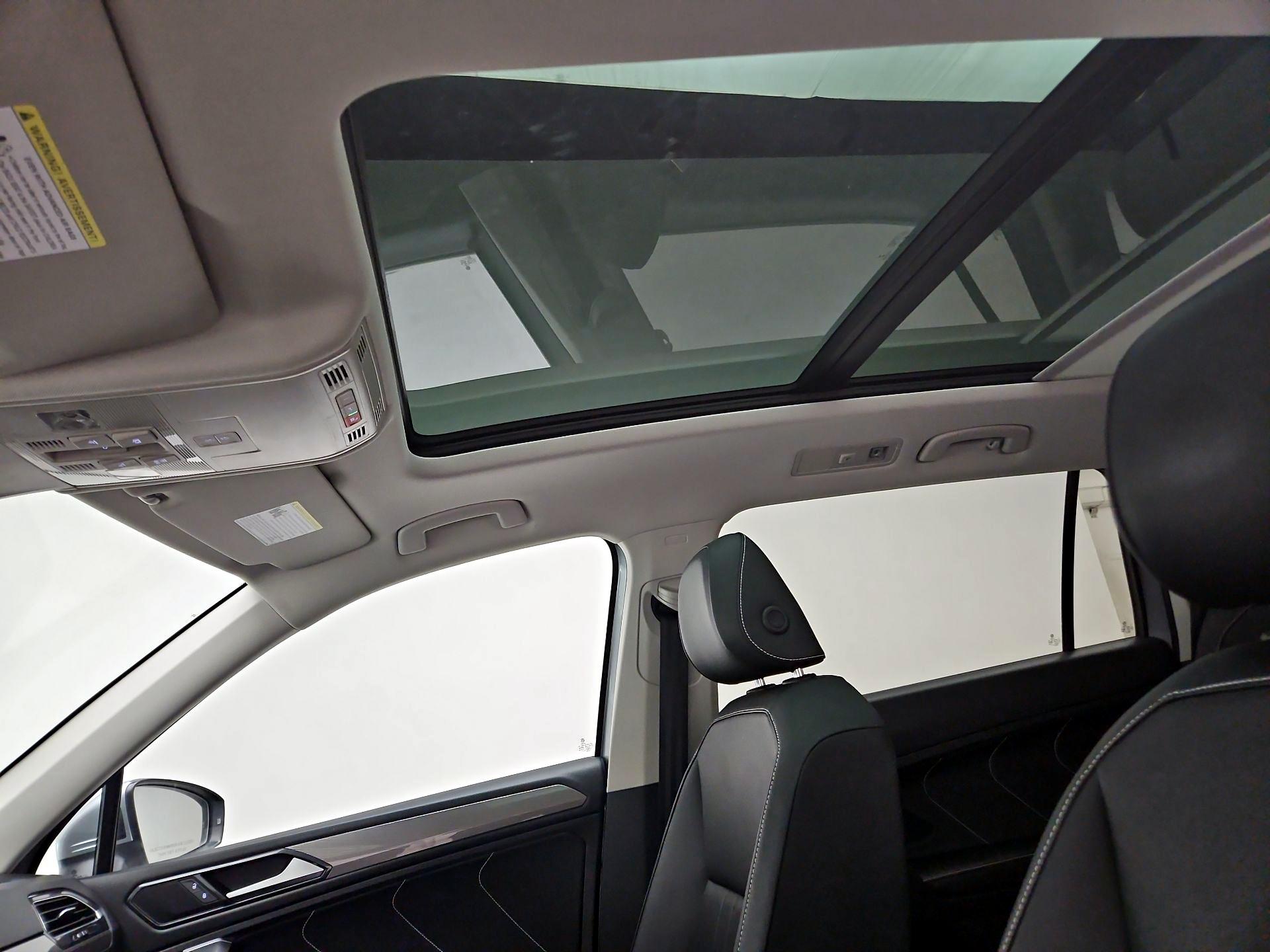 Thumbnail: 2023 Volkswagen Tiguan - 17