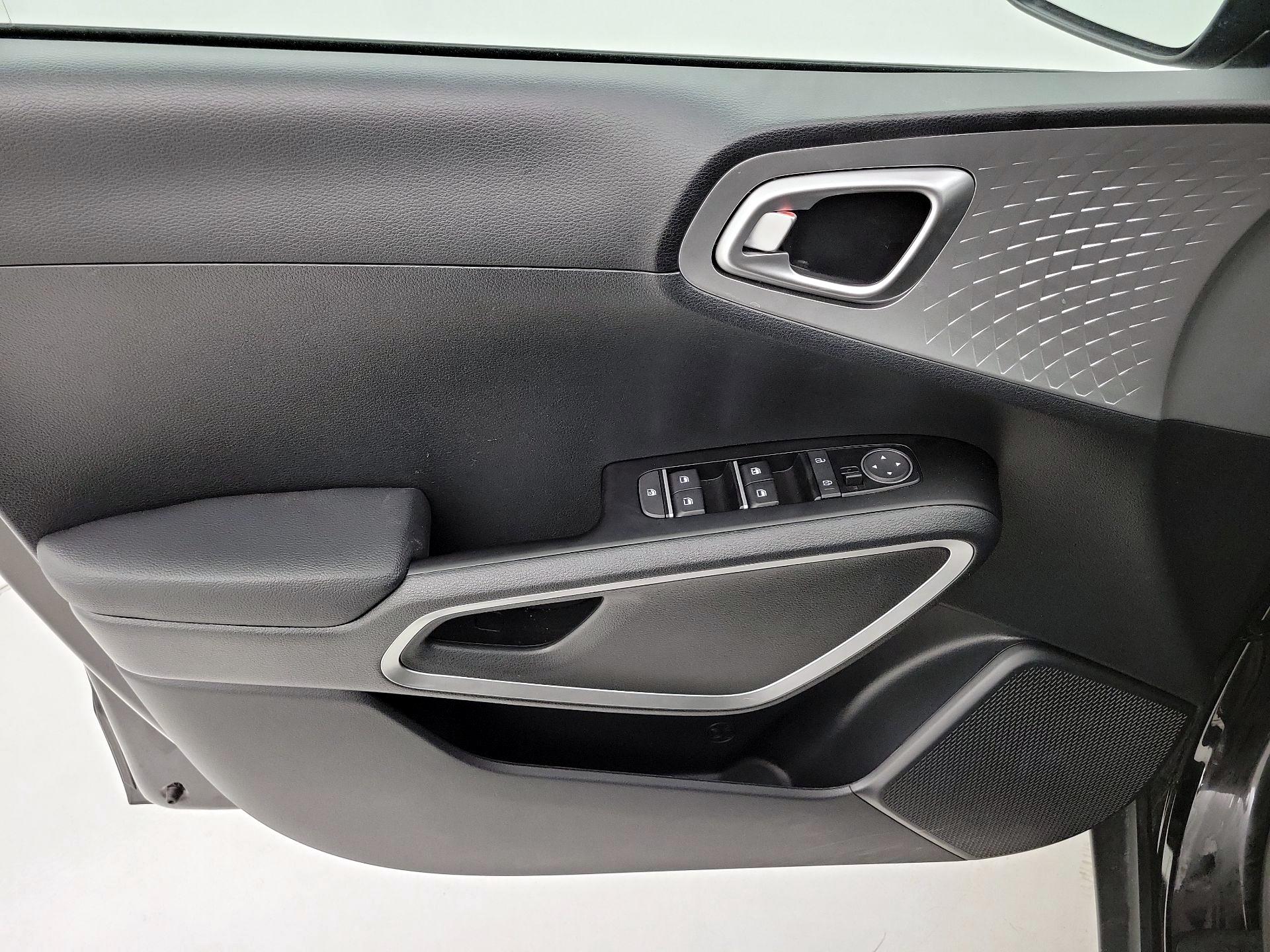 Thumbnail: 2025 Kia Soul - 12