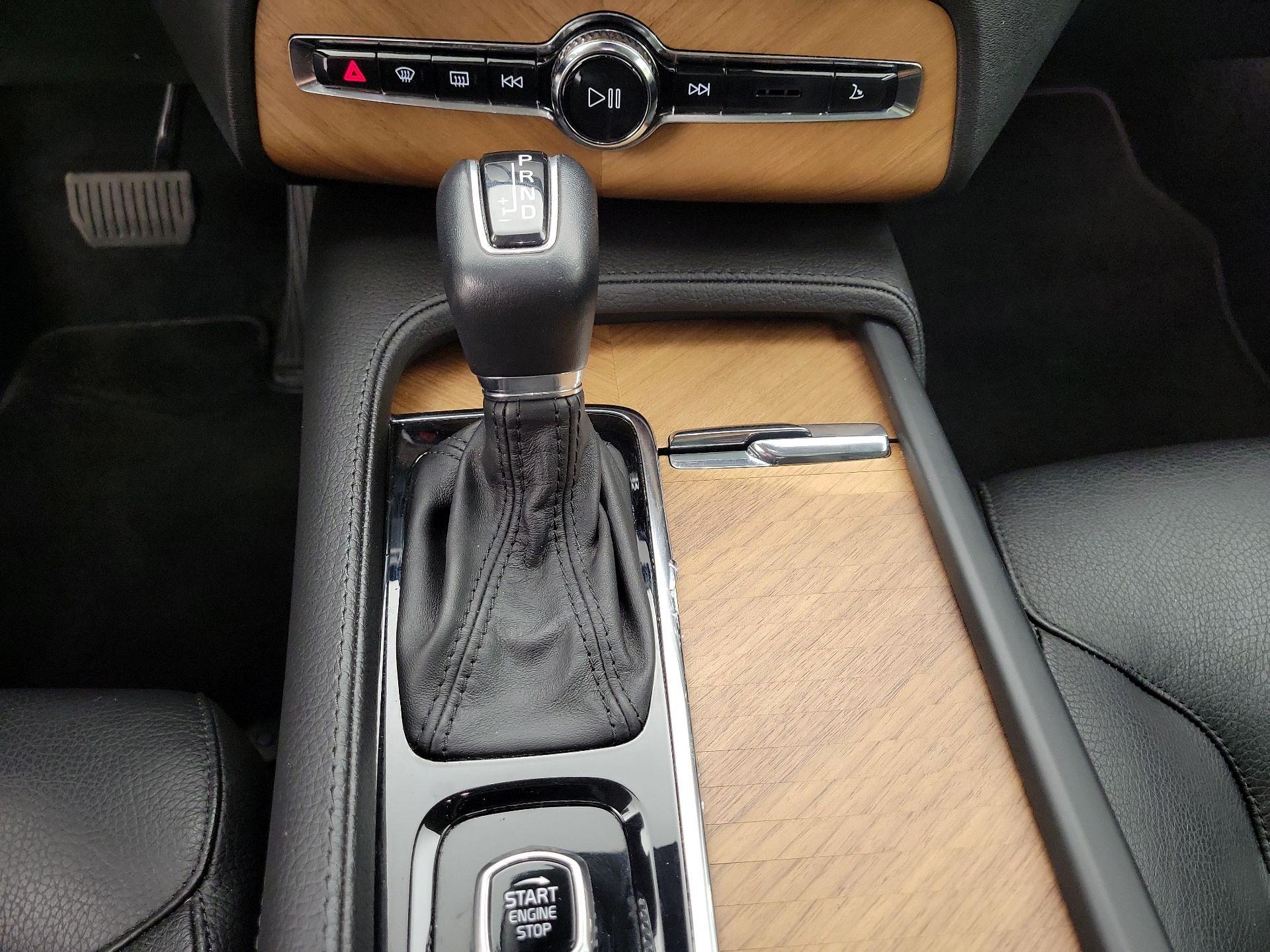 Thumbnail: 2022 Volvo XC90 - 18