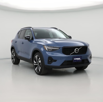2024 Volvo XC40 B5 Ultimate Dark Theme