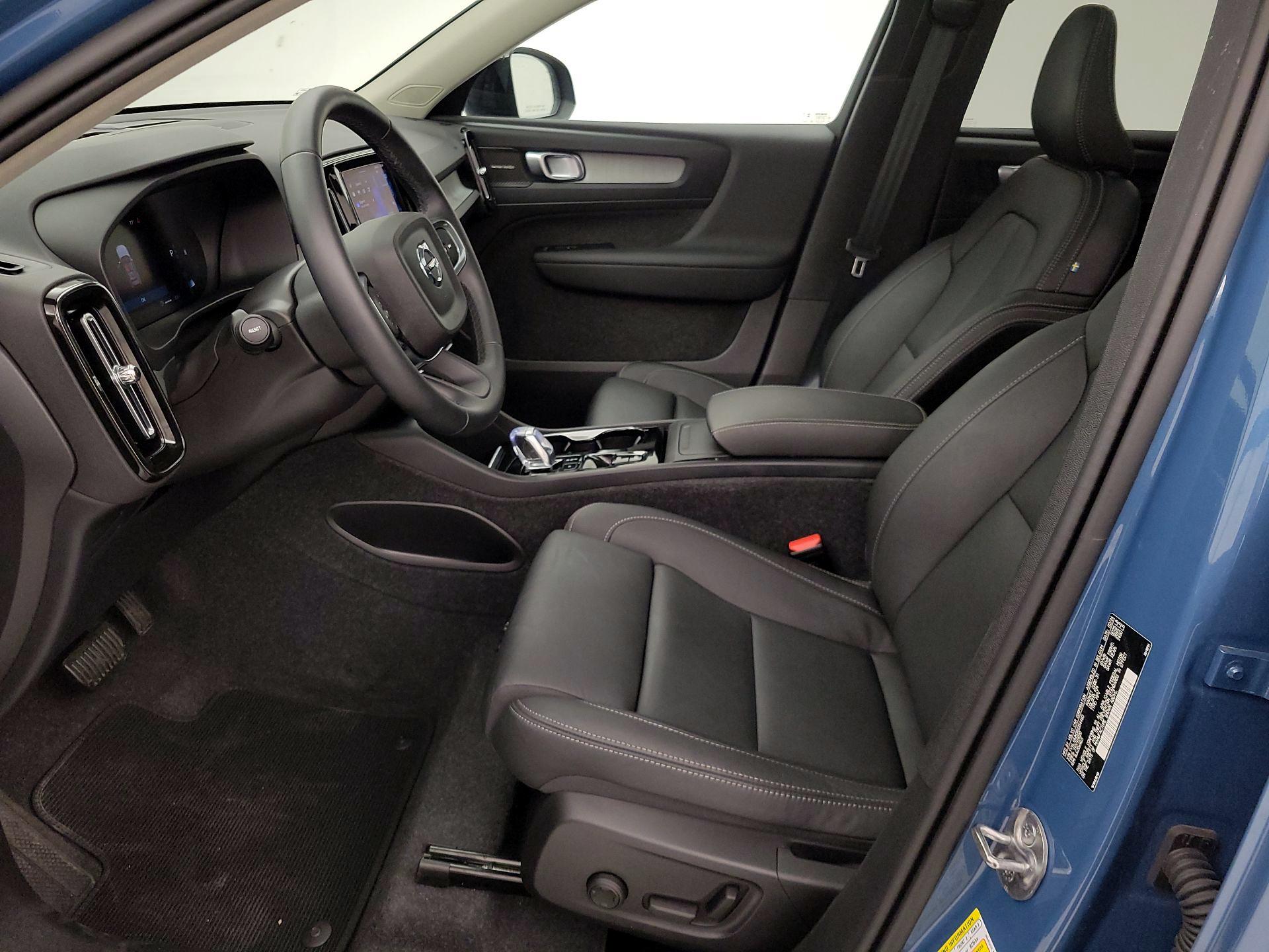 Thumbnail: 2024 Volvo XC40 - 11