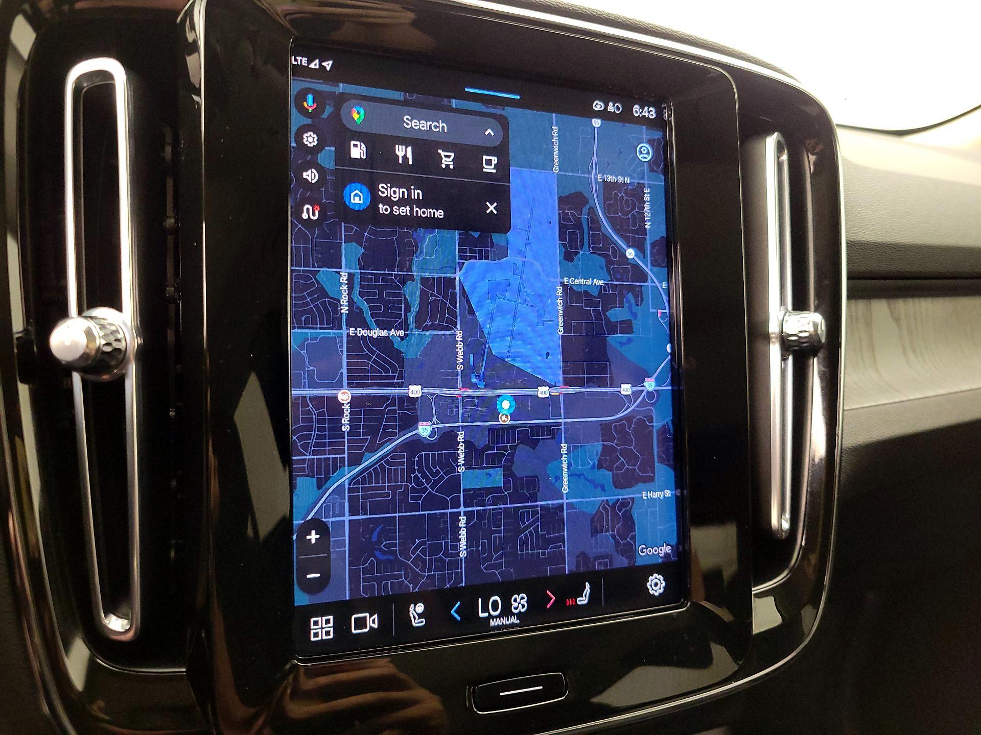 Thumbnail: 2024 Volvo XC40 - 14