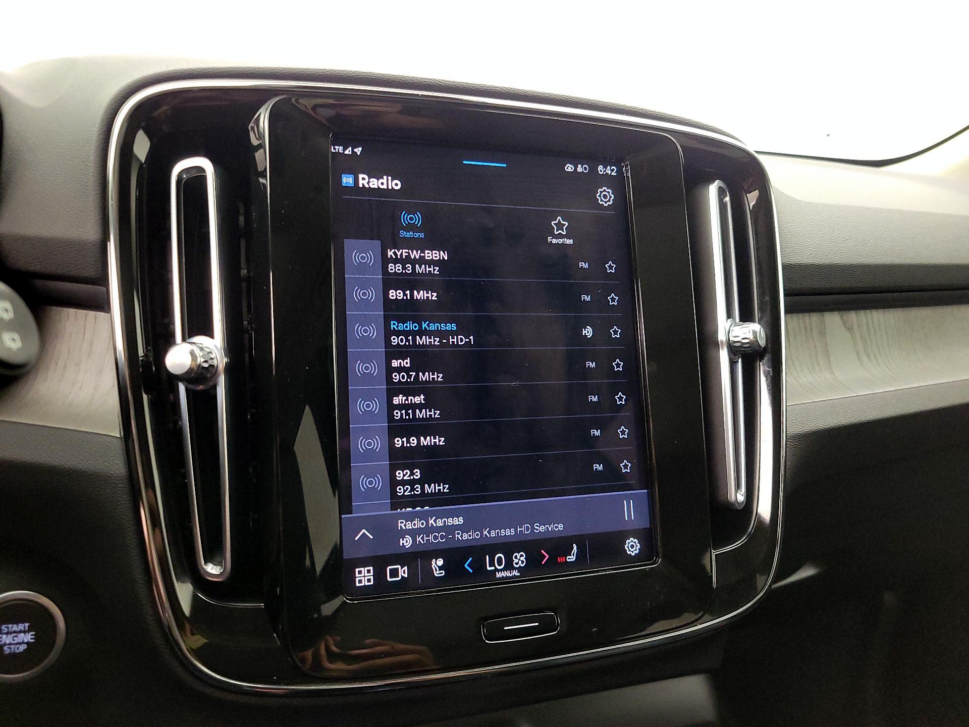 Thumbnail: 2024 Volvo XC40 - 16