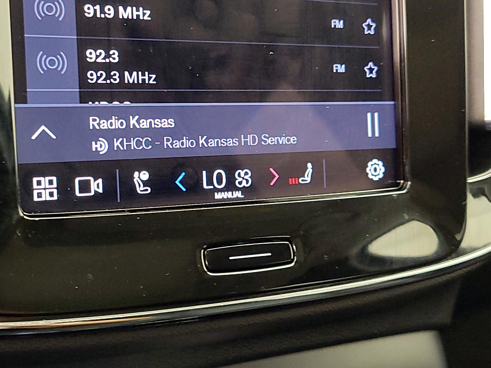 Thumbnail: 2024 Volvo XC40 - 17