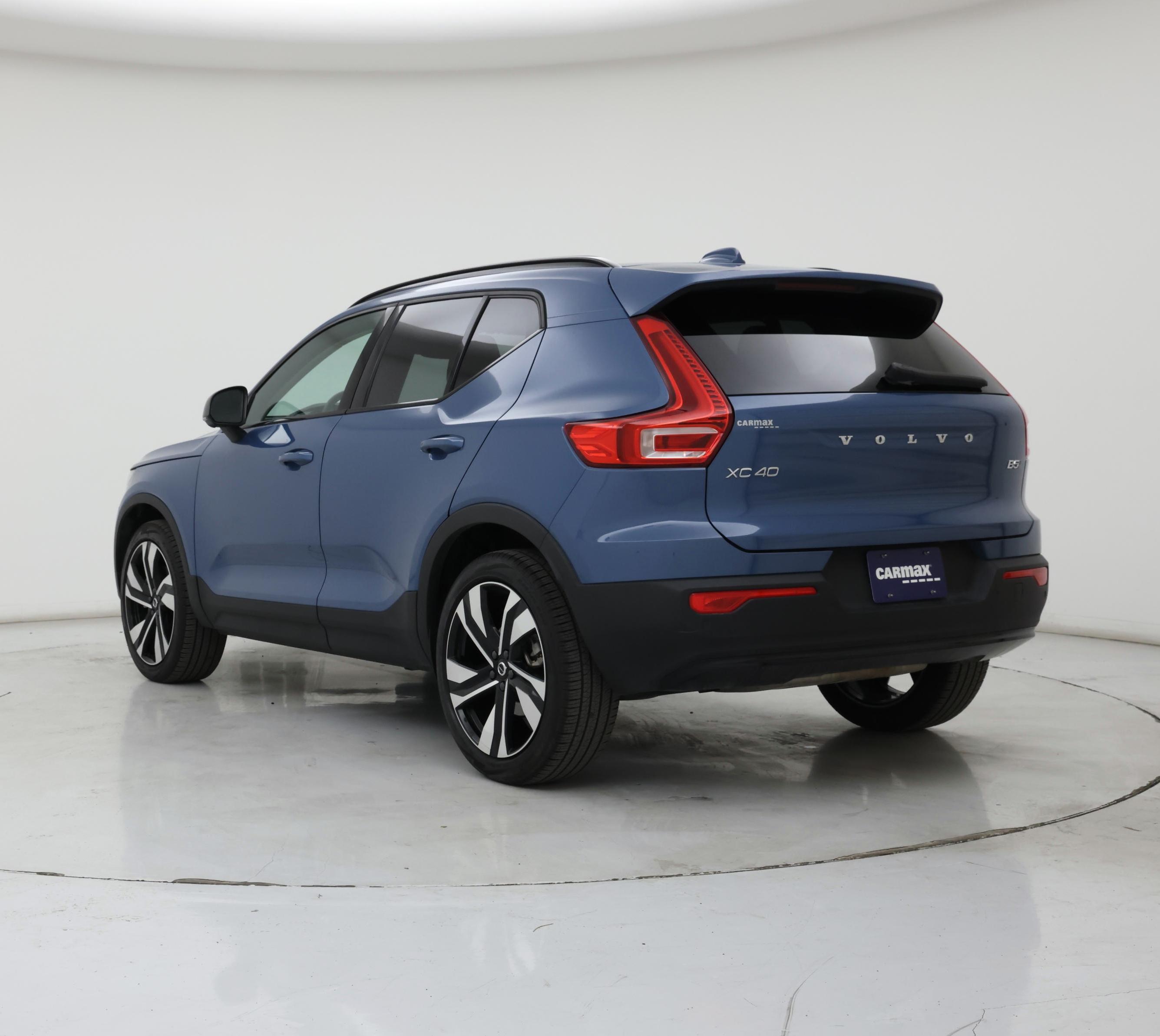 Thumbnail: 2024 Volvo XC40 - 2