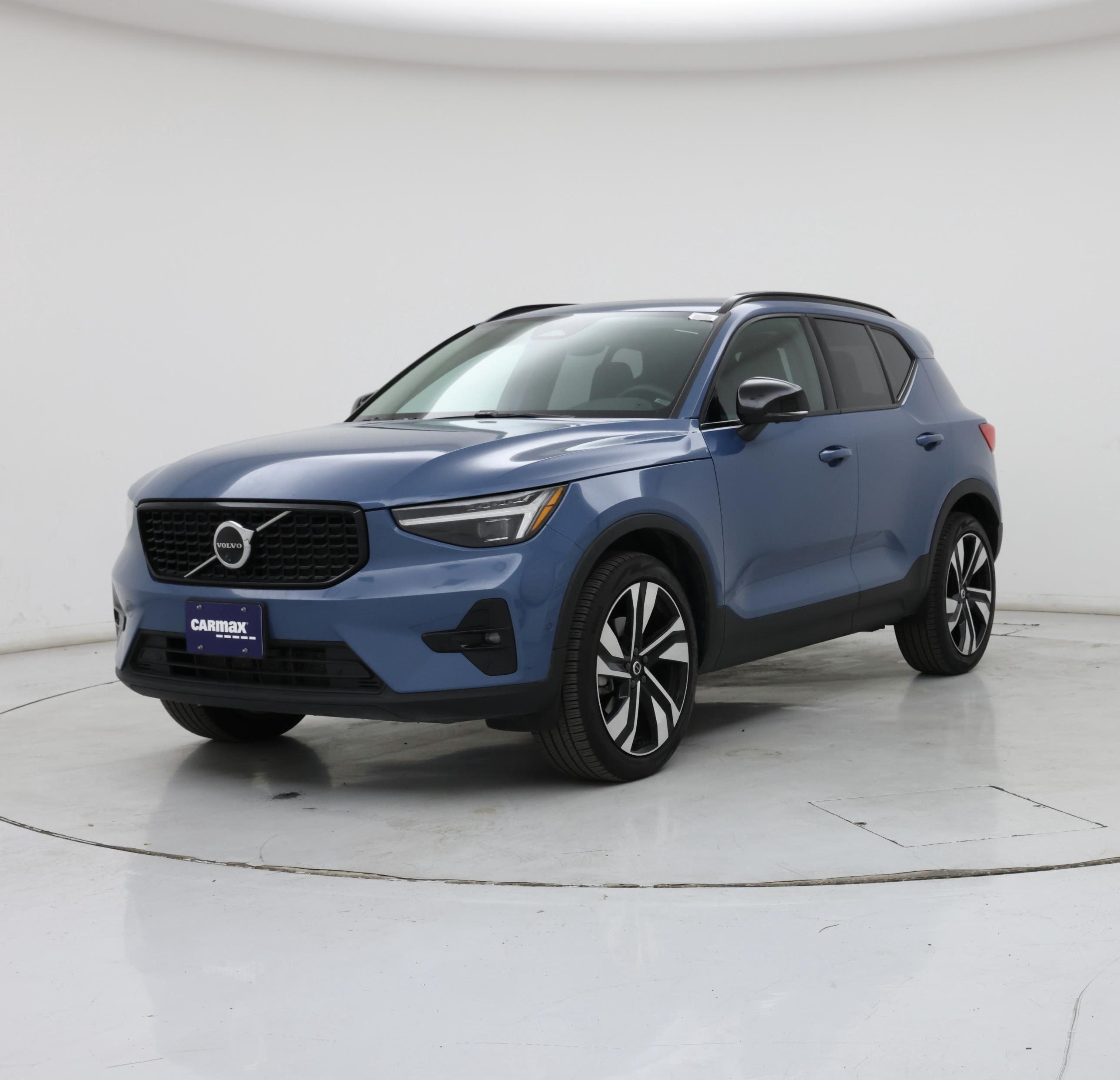 Thumbnail: 2024 Volvo XC40 - 4