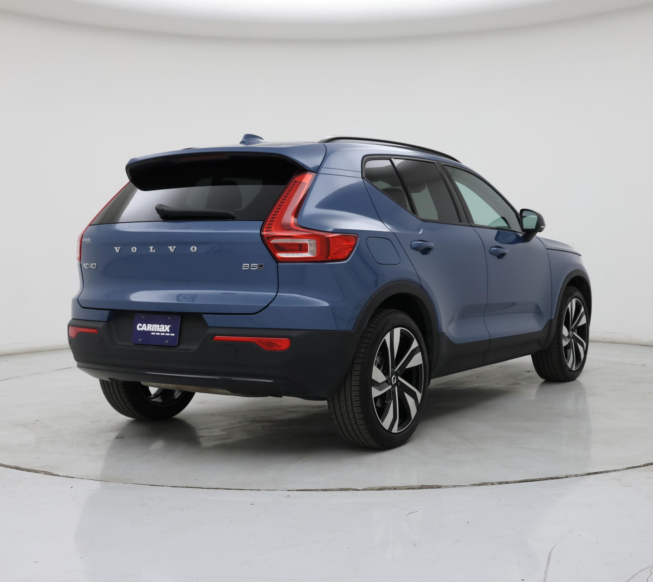 Thumbnail: 2024 Volvo XC40 - 8