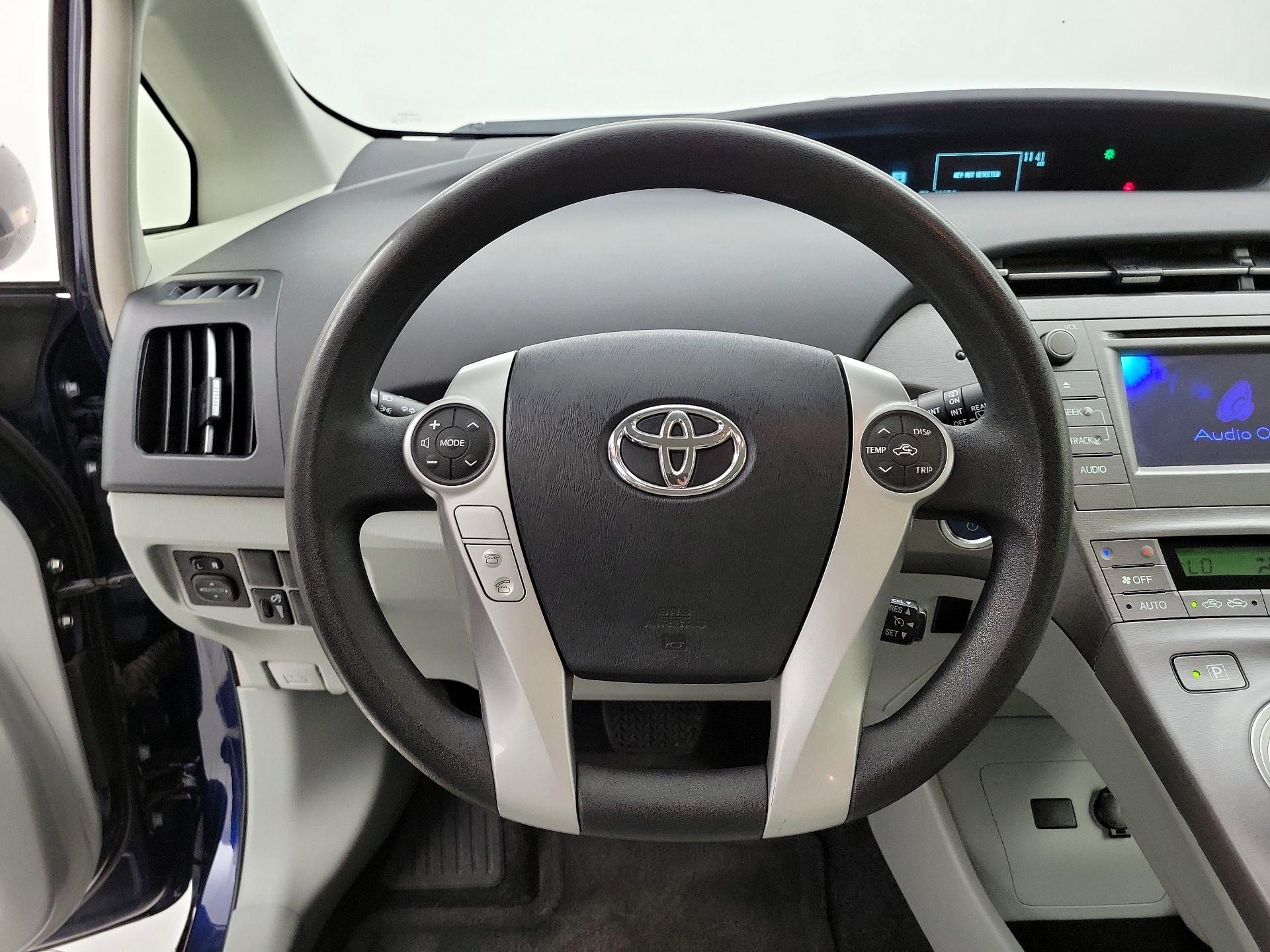 Thumbnail: 2015 Toyota Prius - 10