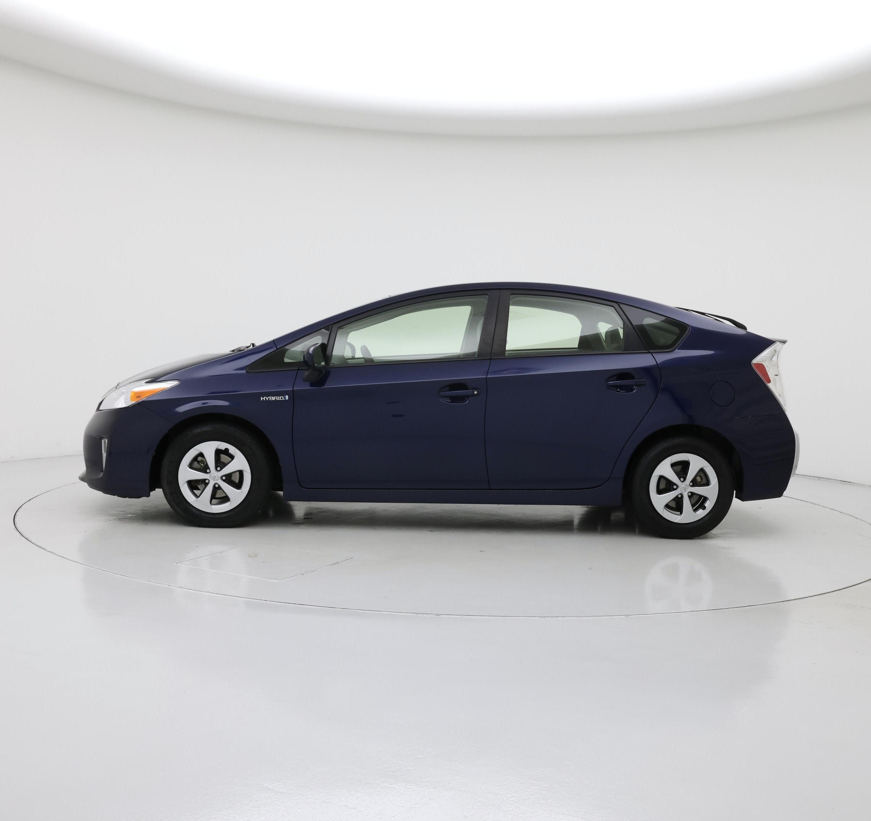 Thumbnail: 2015 Toyota Prius - 3