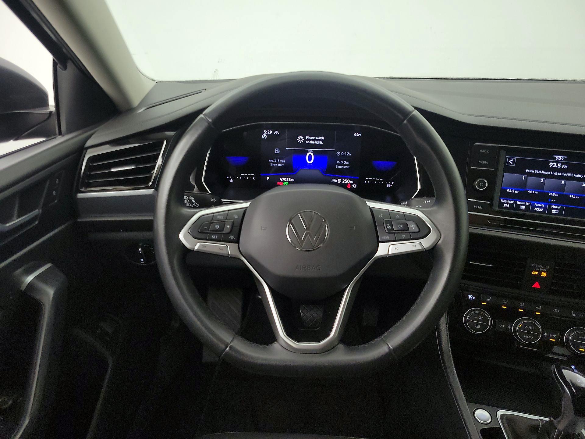 Thumbnail: 2024 Volkswagen Jetta - 10