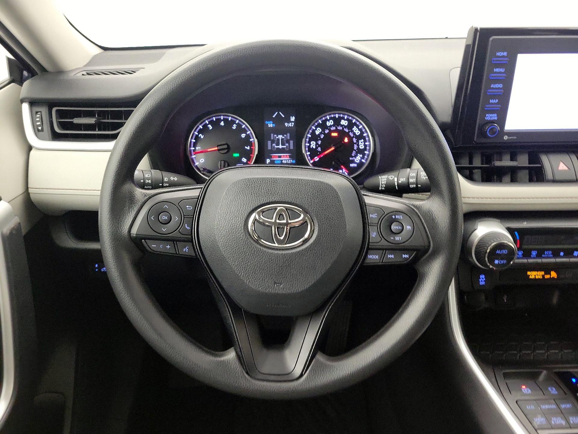 Thumbnail: 2021 Toyota RAV4 - 10