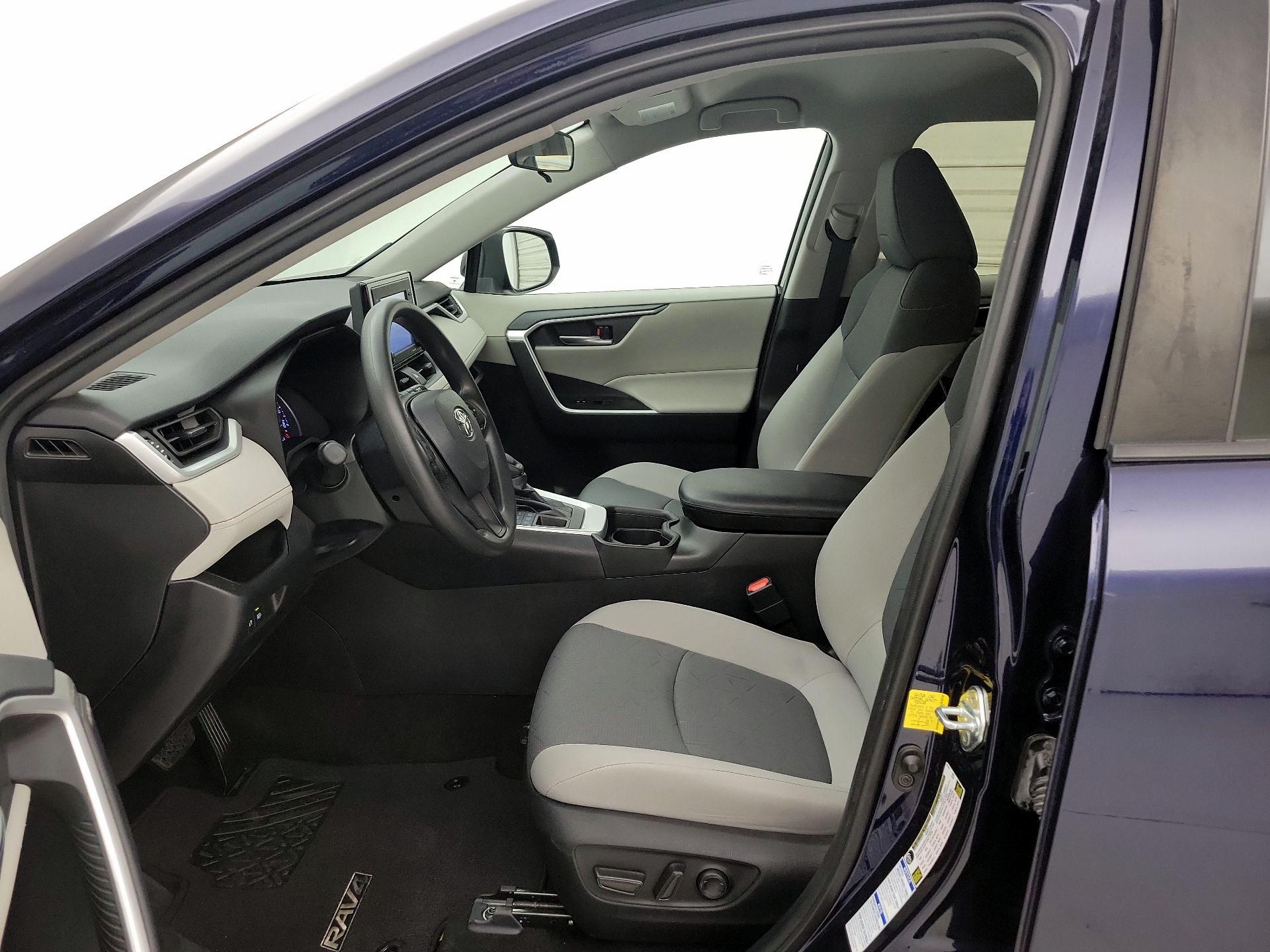 Thumbnail: 2021 Toyota RAV4 - 11