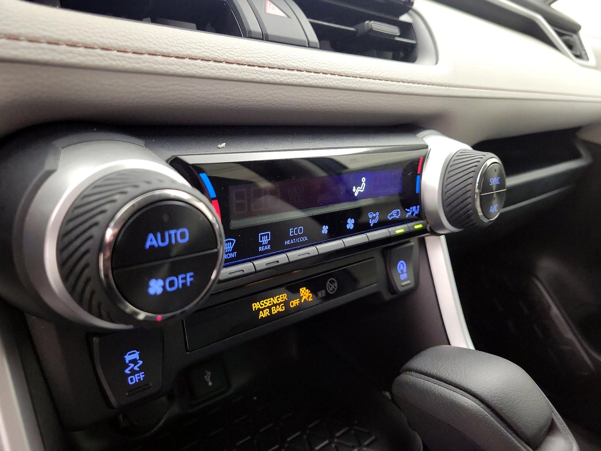 Thumbnail: 2021 Toyota RAV4 - 16