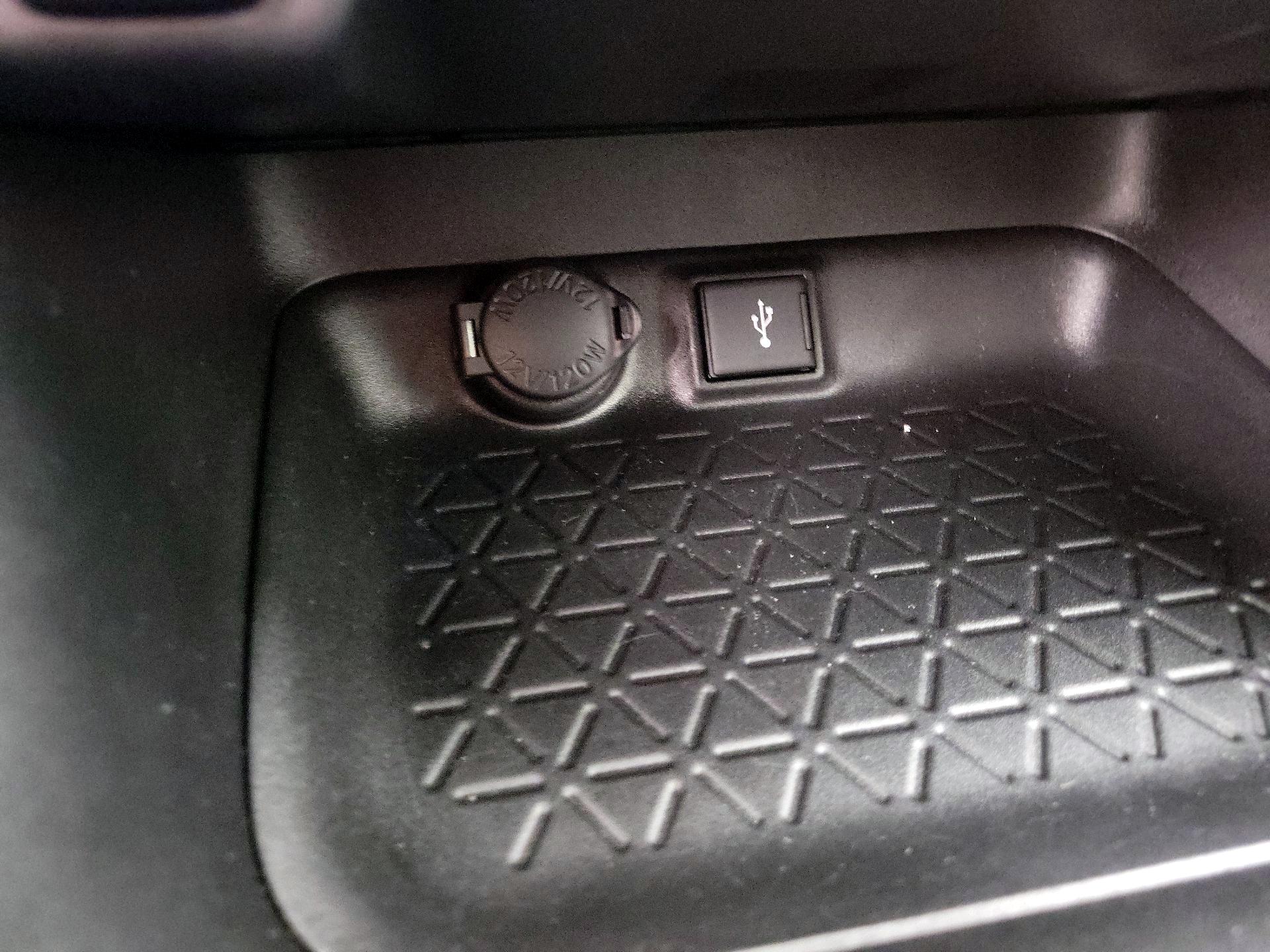 Thumbnail: 2021 Toyota RAV4 - 18