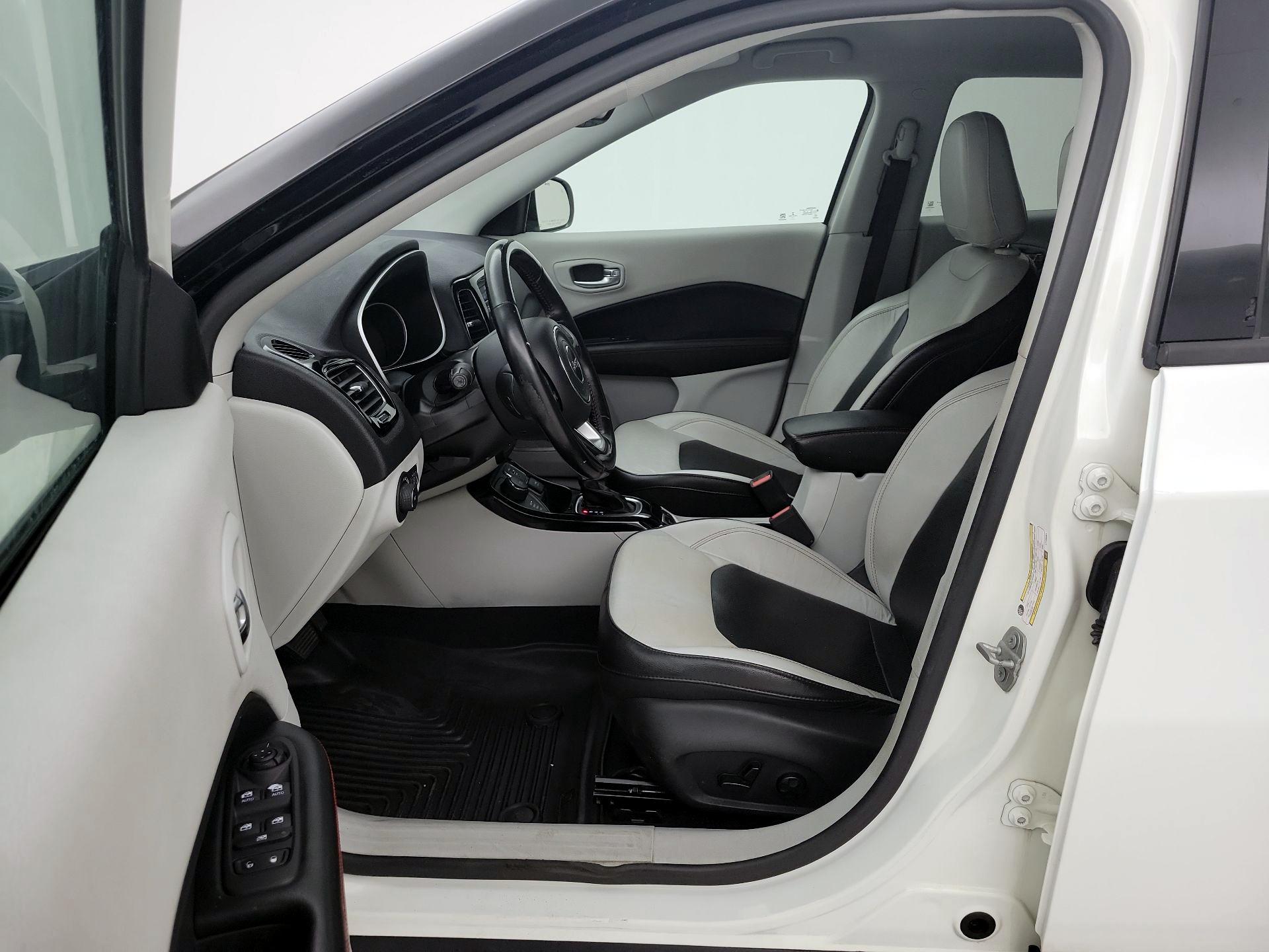 Thumbnail: 2020 Jeep Compass - 11