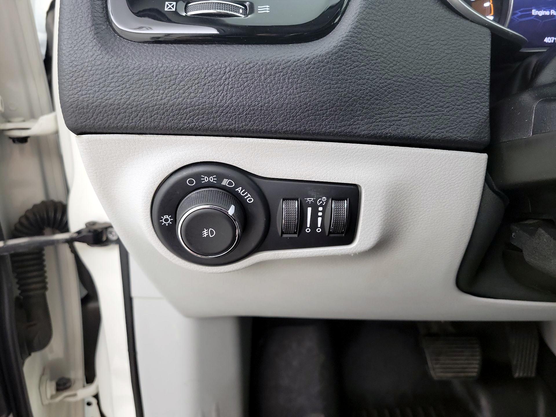 Thumbnail: 2020 Jeep Compass - 13