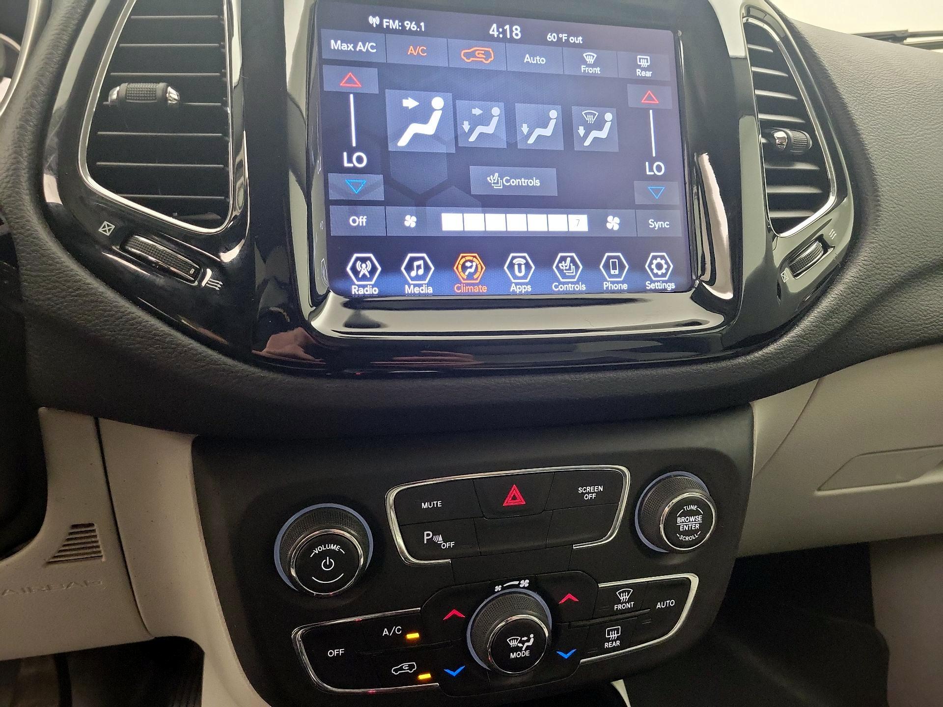 Thumbnail: 2020 Jeep Compass - 16