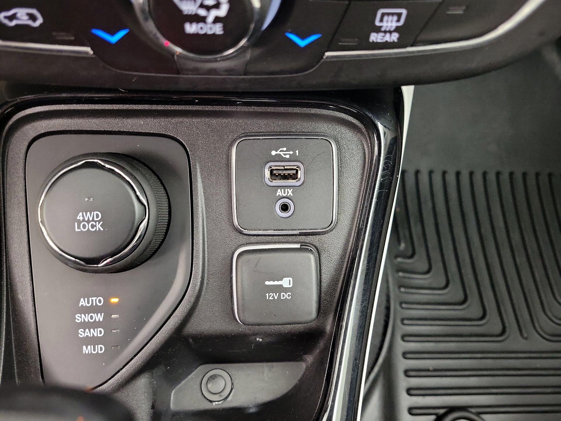 Thumbnail: 2020 Jeep Compass - 18