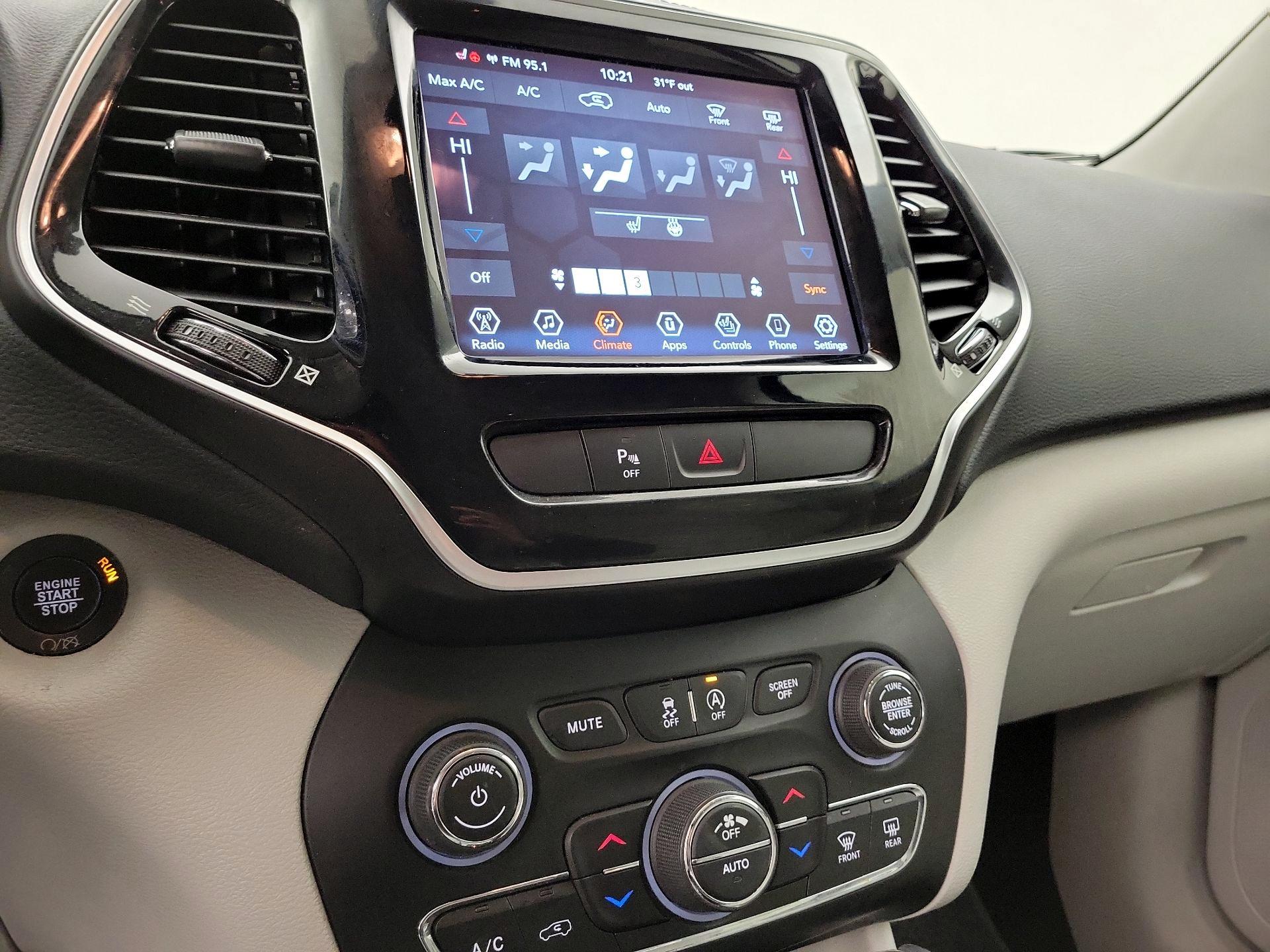 Thumbnail: 2020 Jeep Cherokee - 16