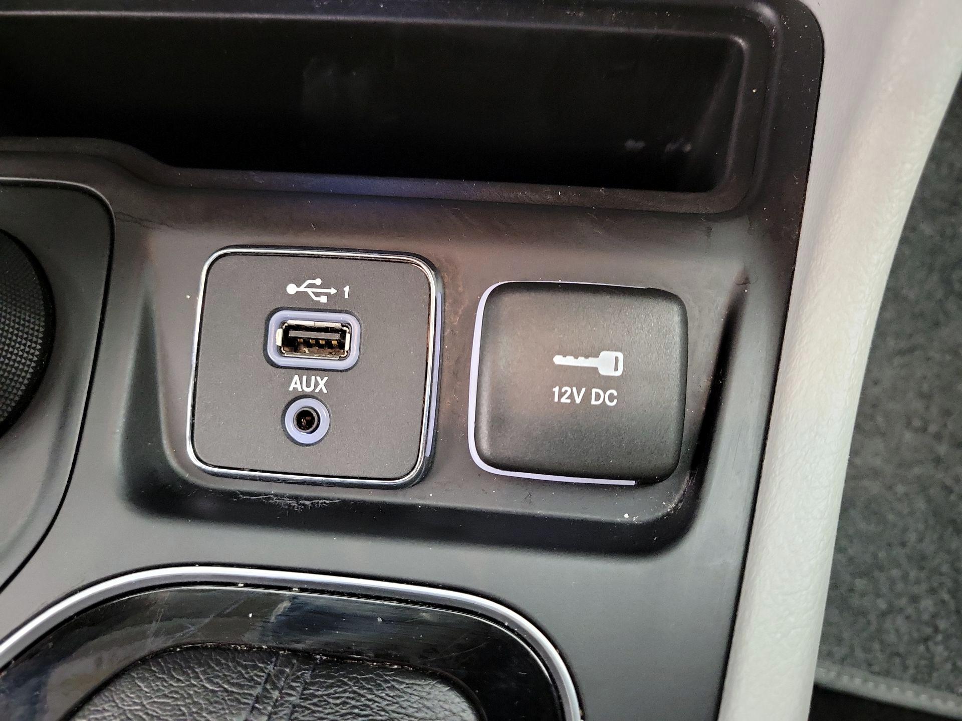 Thumbnail: 2020 Jeep Cherokee - 18