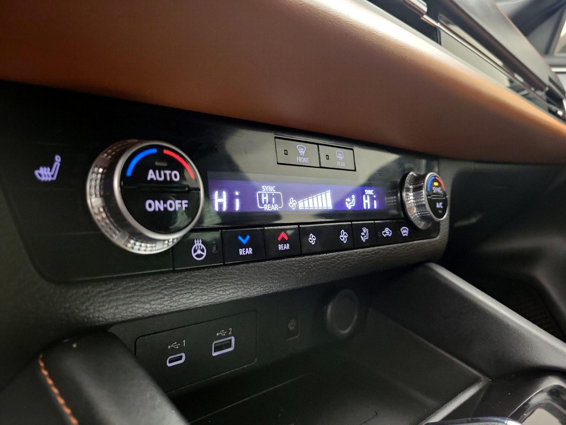 Thumbnail: 2022 Mitsubishi Outlander - 16