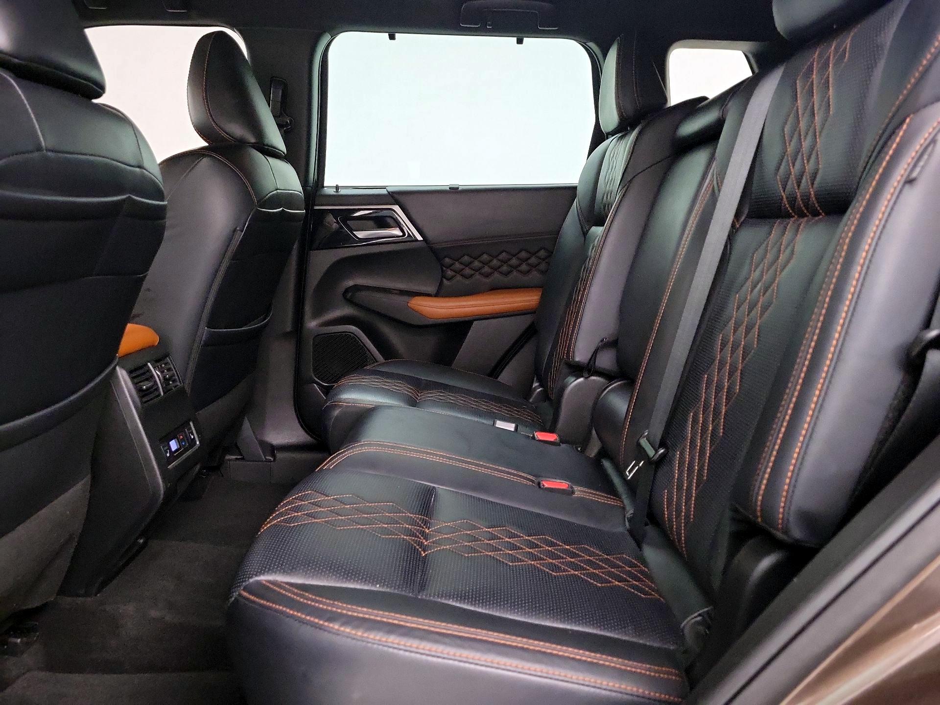 Thumbnail: 2022 Mitsubishi Outlander - 19