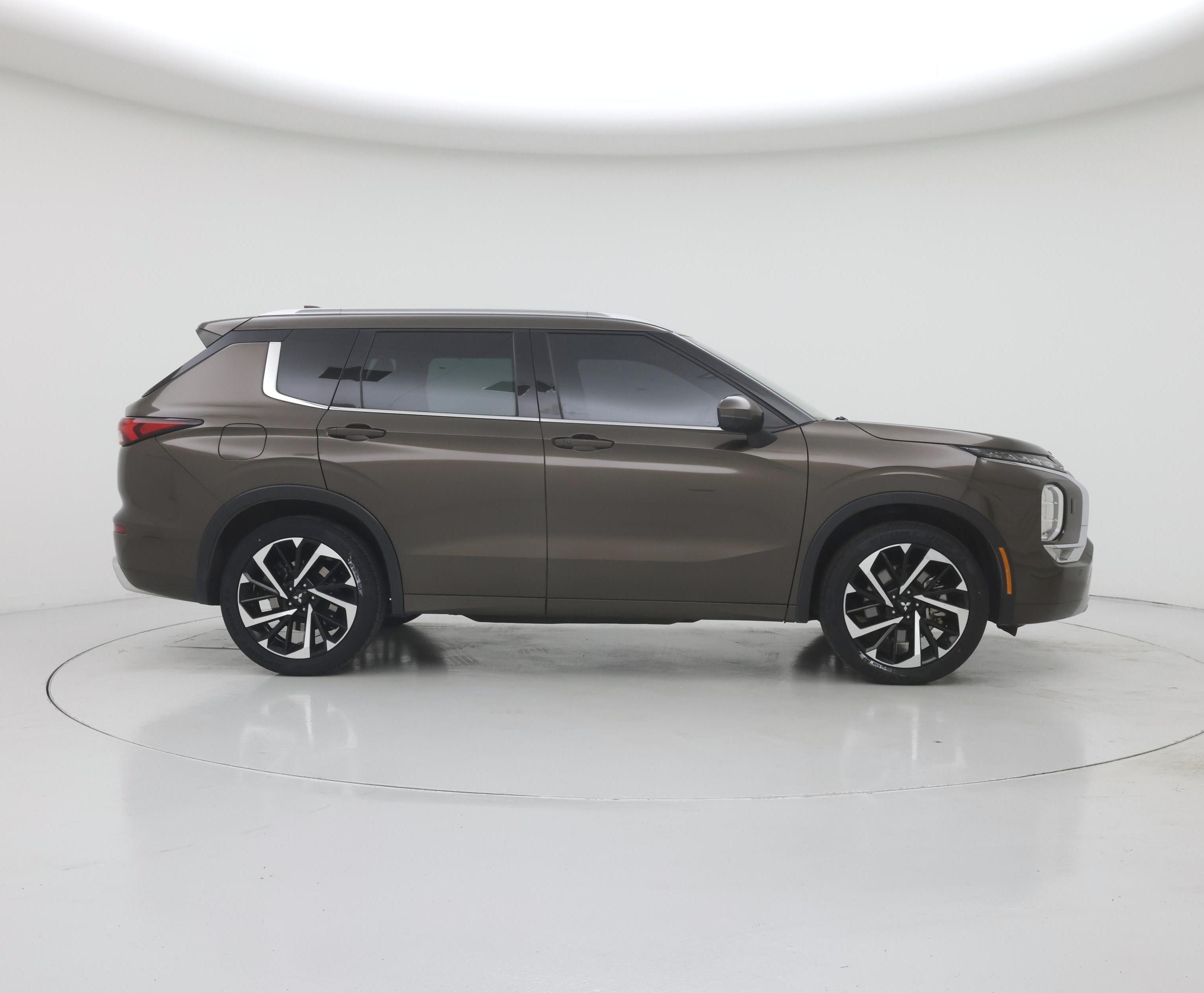 Thumbnail: 2022 Mitsubishi Outlander - 7