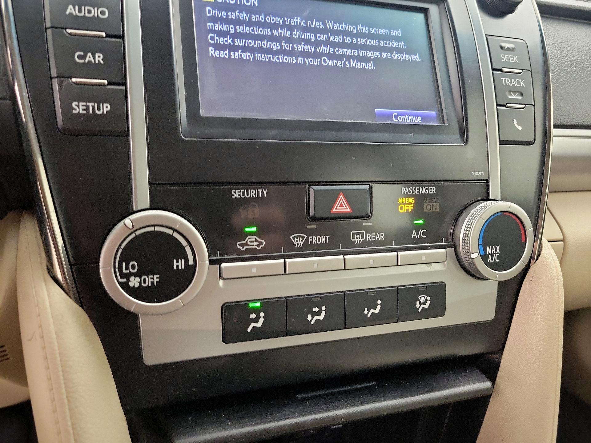 Thumbnail: 2014 Toyota Camry - 16