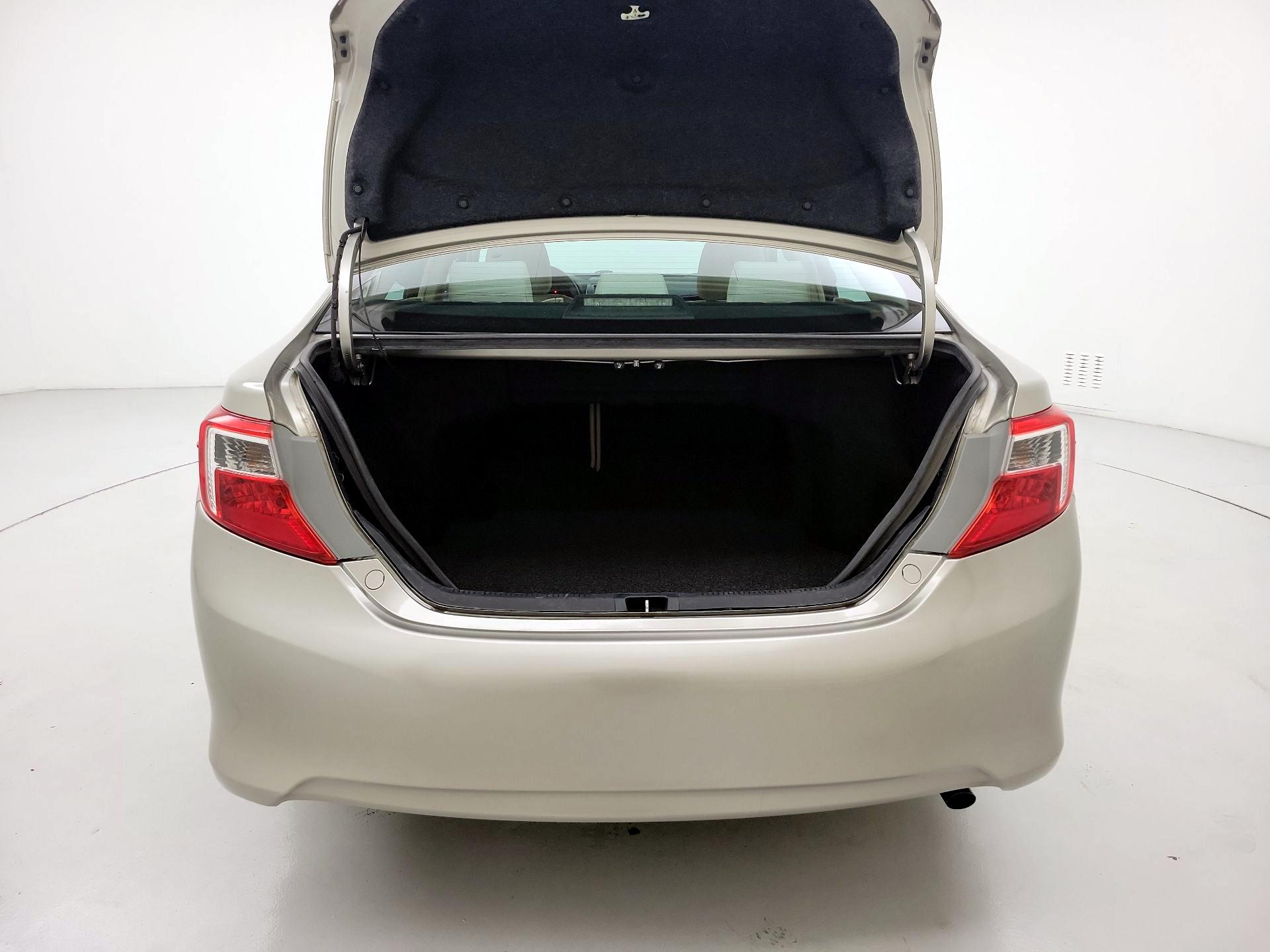 Thumbnail: 2014 Toyota Camry - 20